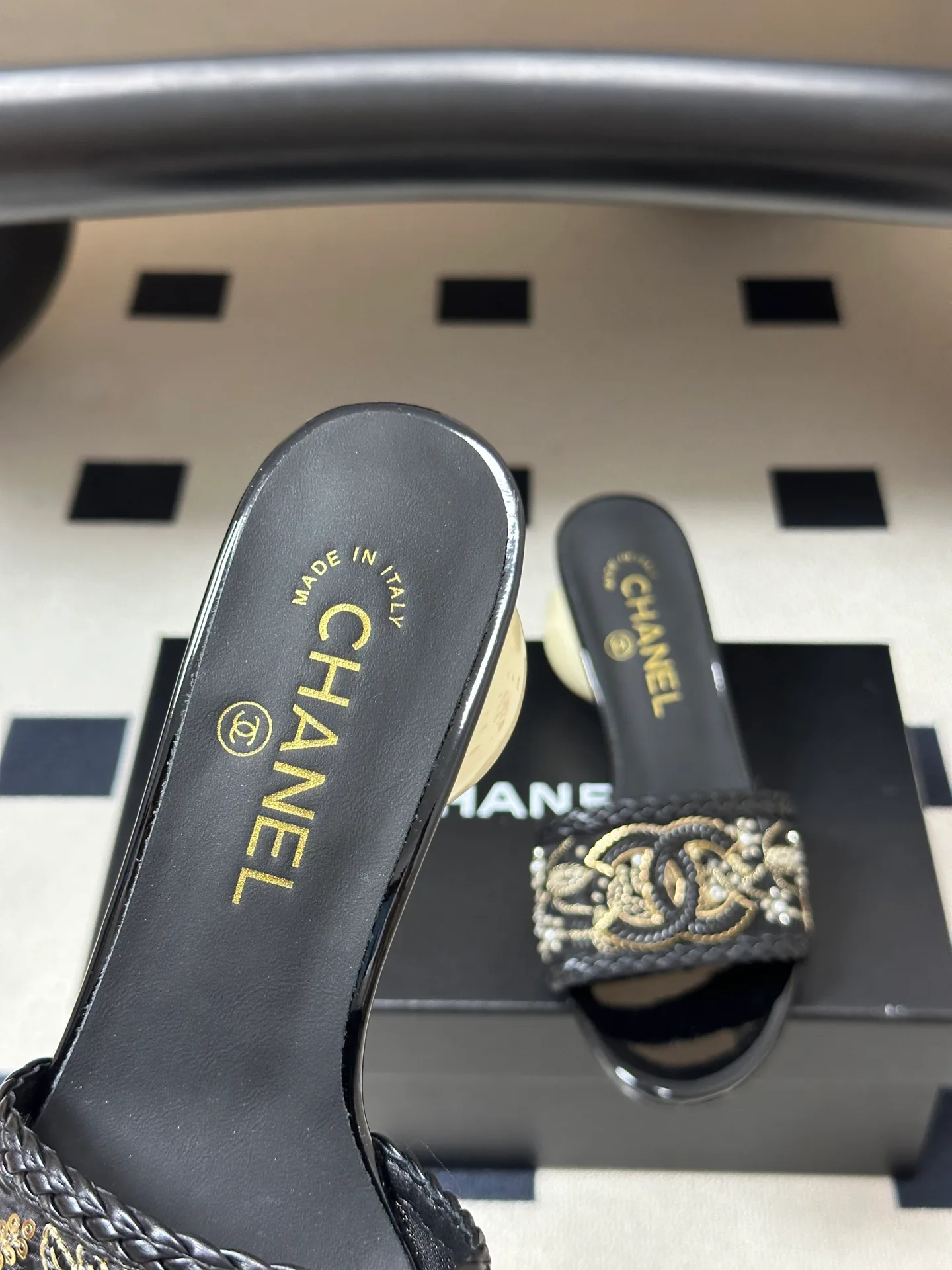 Босоножки Женские Chanel 17403443