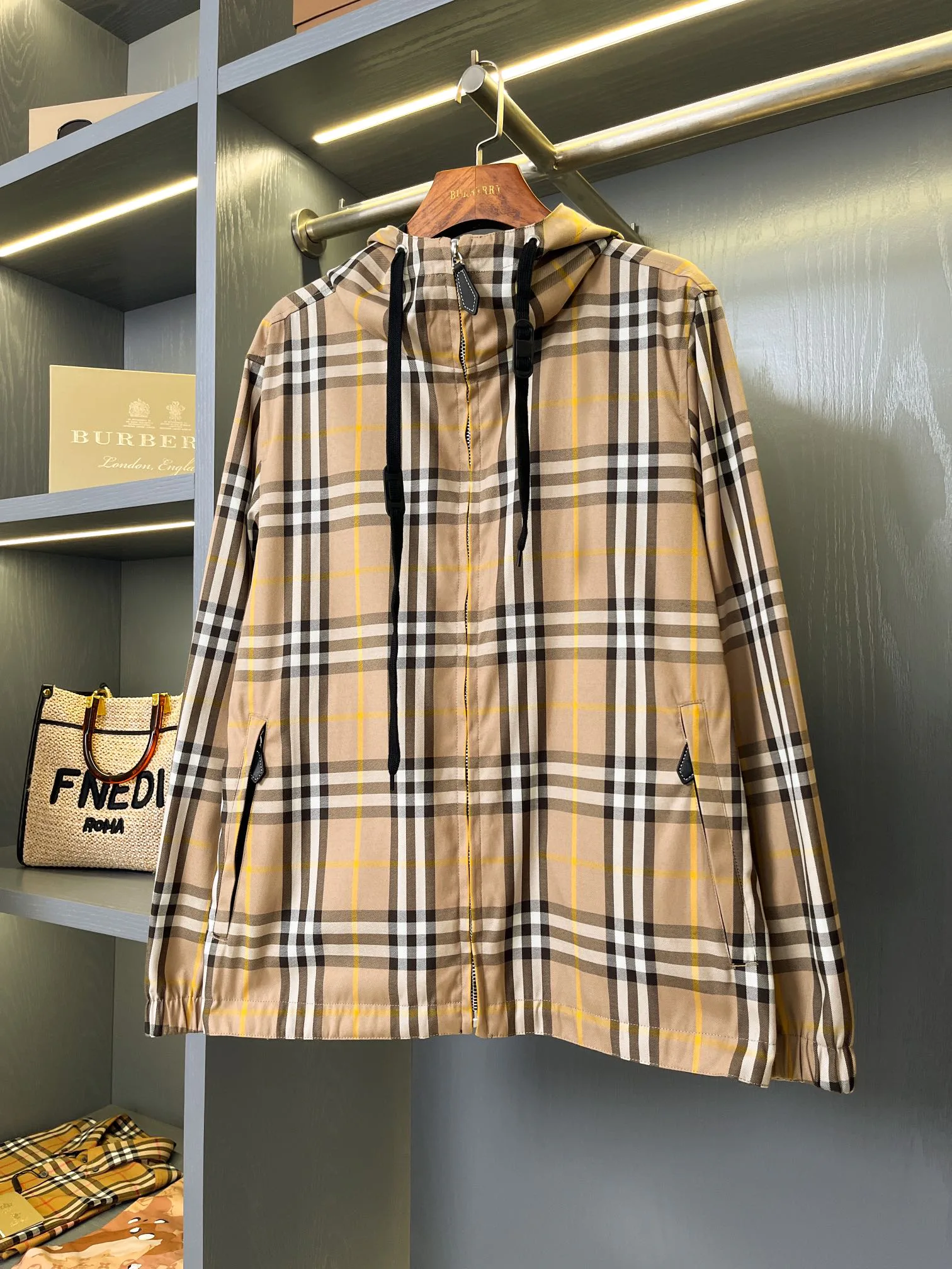 Куртки И Пуховики Мужские Burberry 13432921