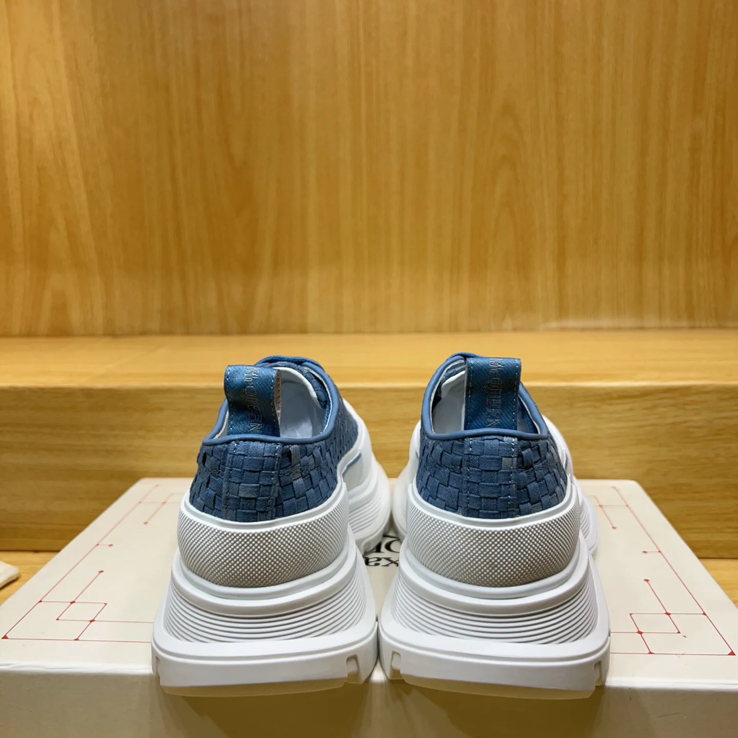 Кроссовки Женские Alexander Mcqueen 17545170