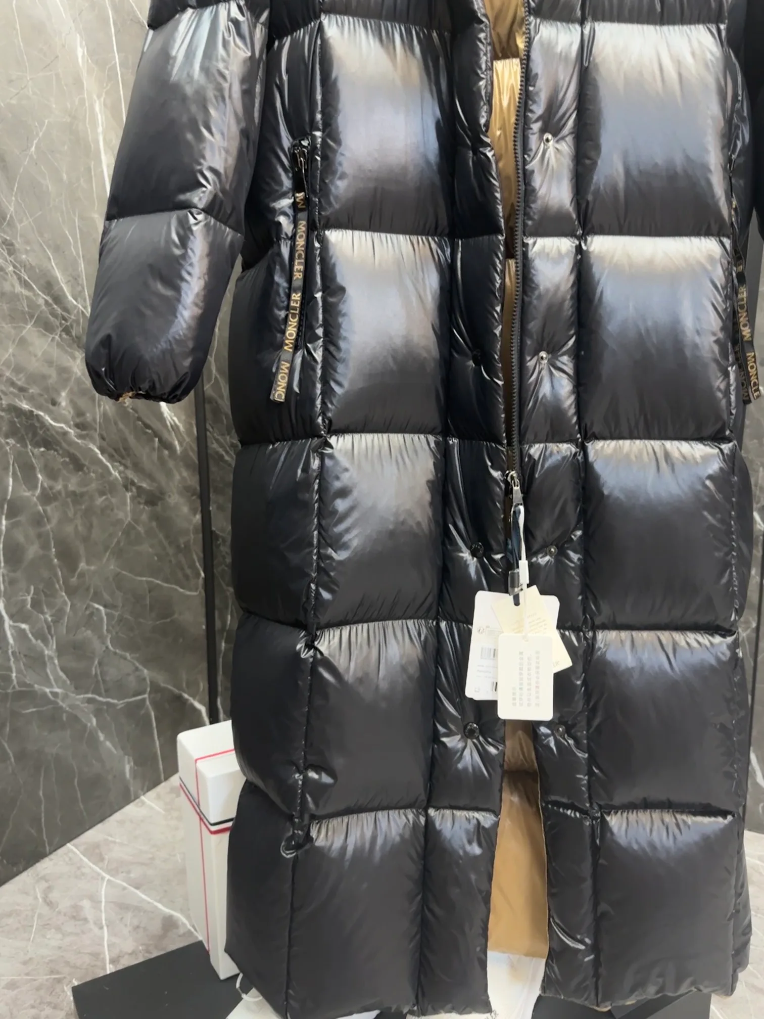 Куртки И Пуховики Женские Moncler 18443643