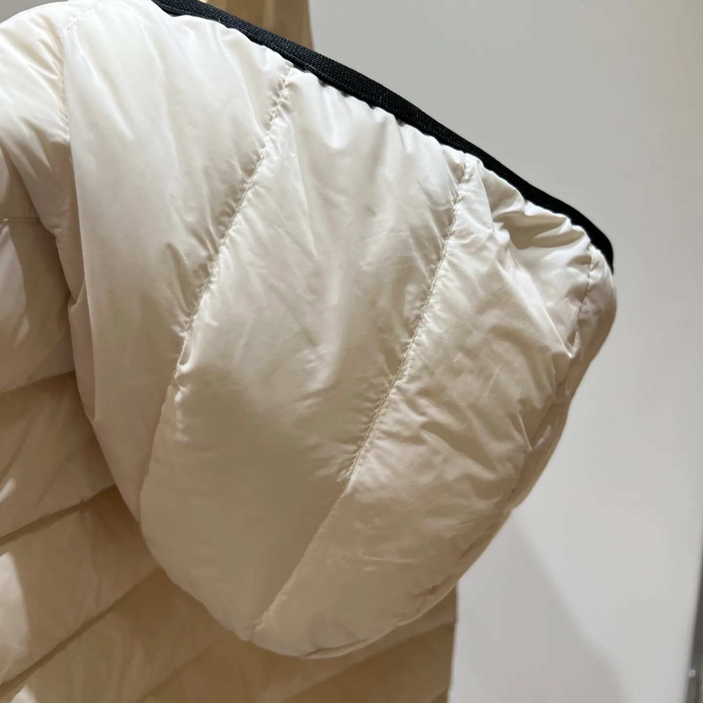 Куртки И Пуховики Женские Moncler 18336958