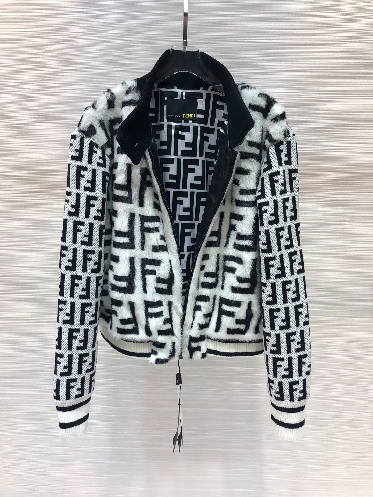 Куртки И Пуховики Женские Fendi 785681