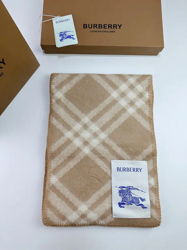 Шарфы Burberry 523808