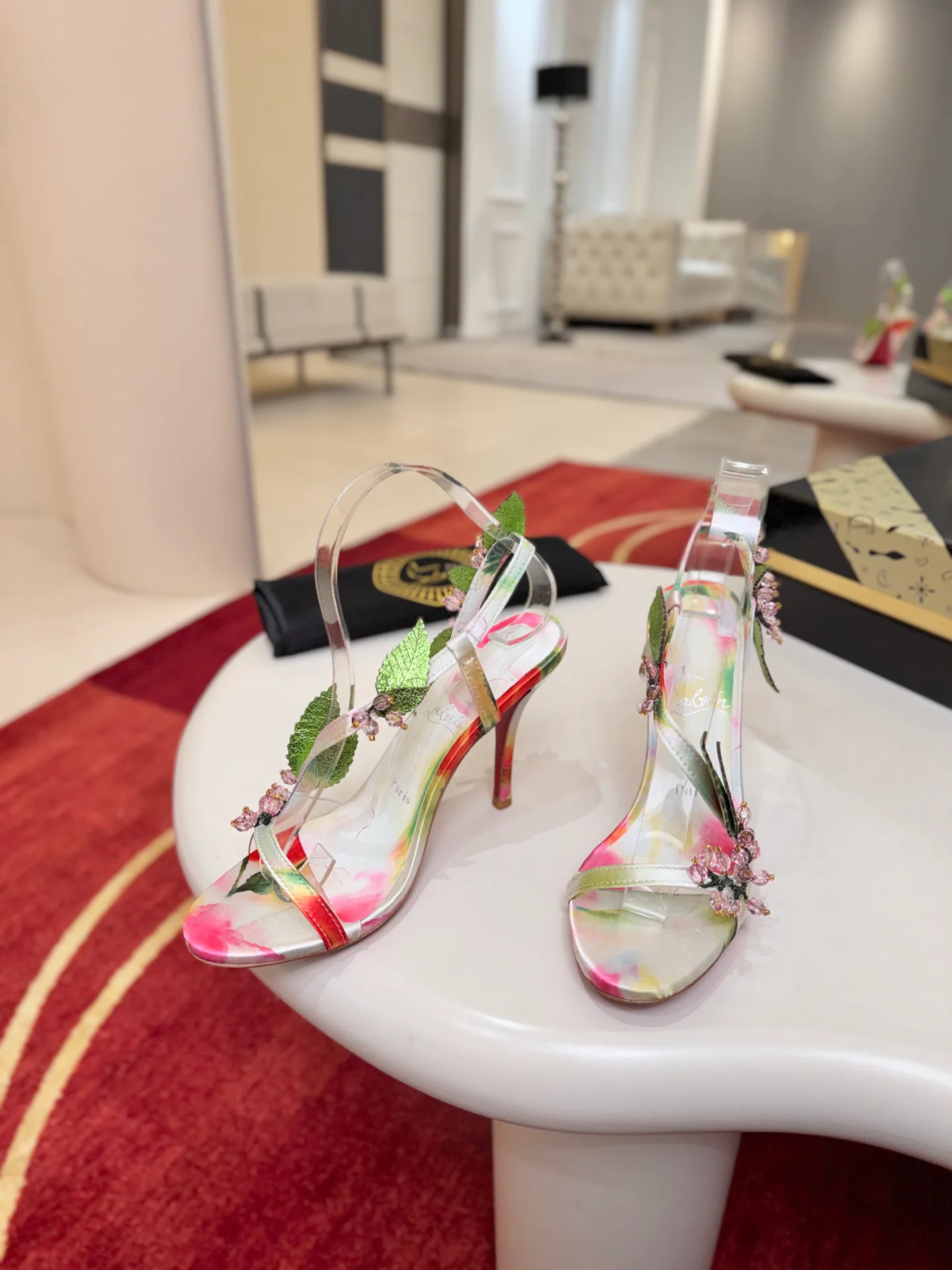 Босоножки Женские Christian Louboutin 19792771
