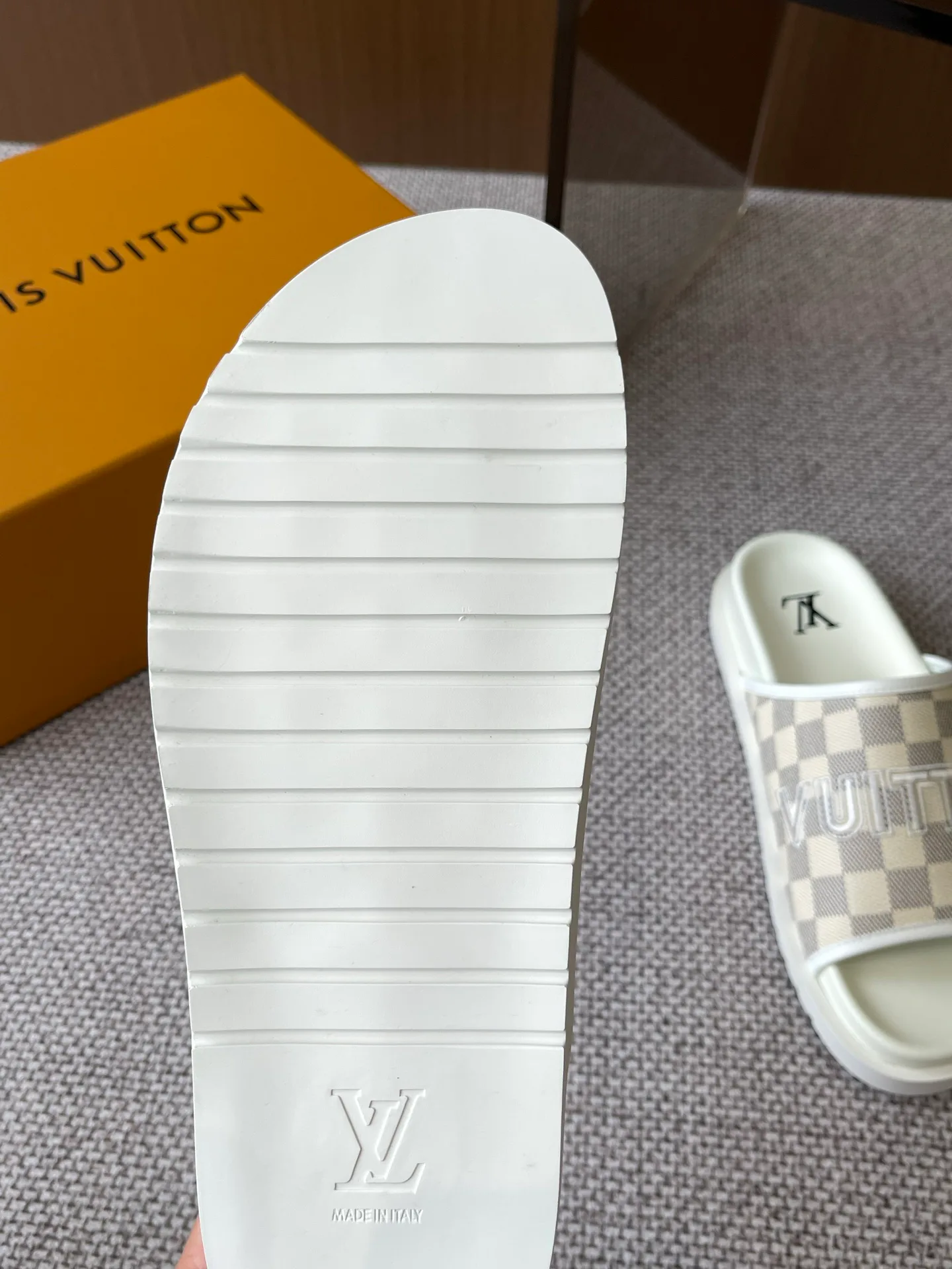 Шлепанцы Женские Louis Vuitton 34051