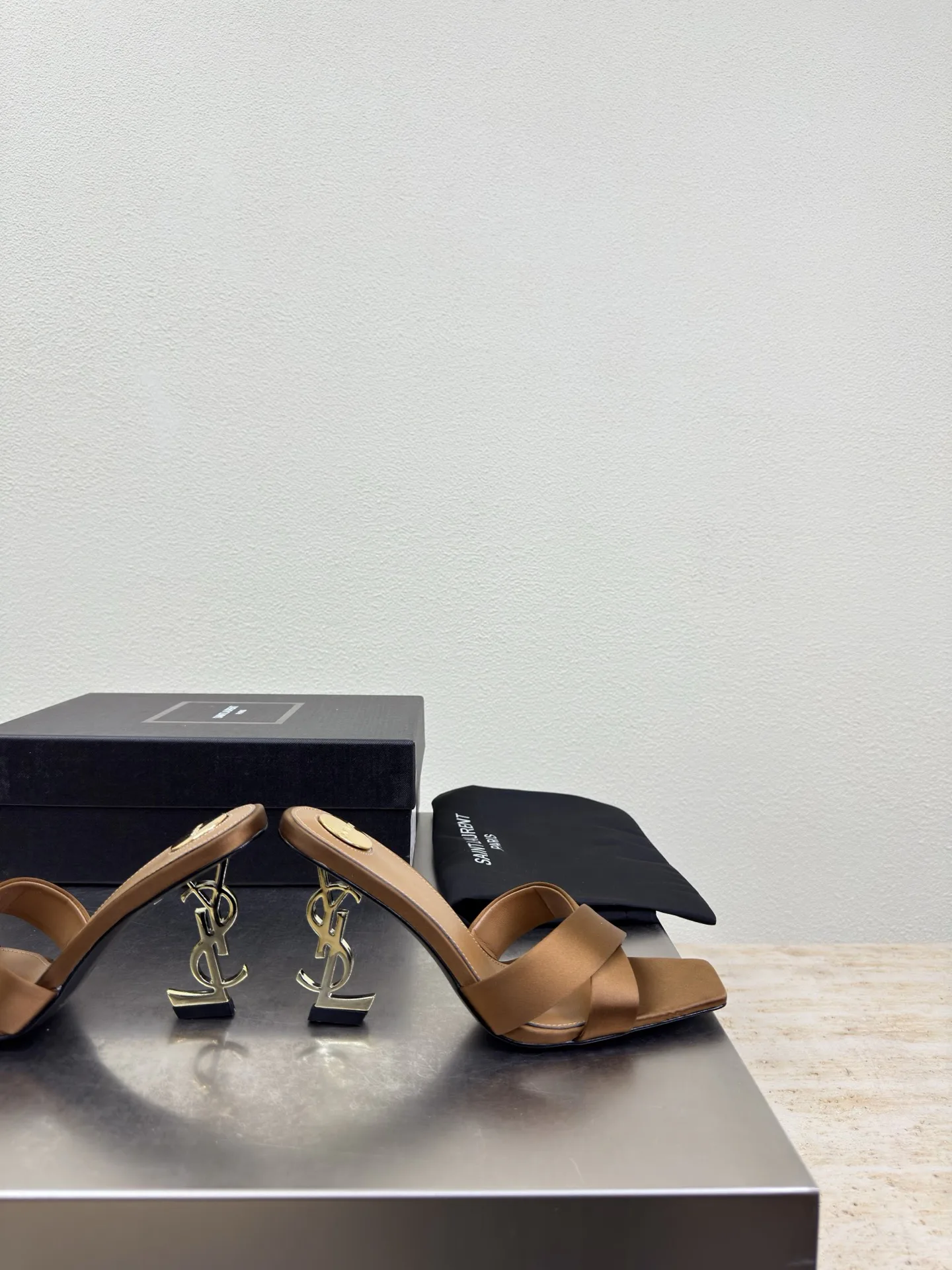 Босоножки Женские Saint Laurent 1693065