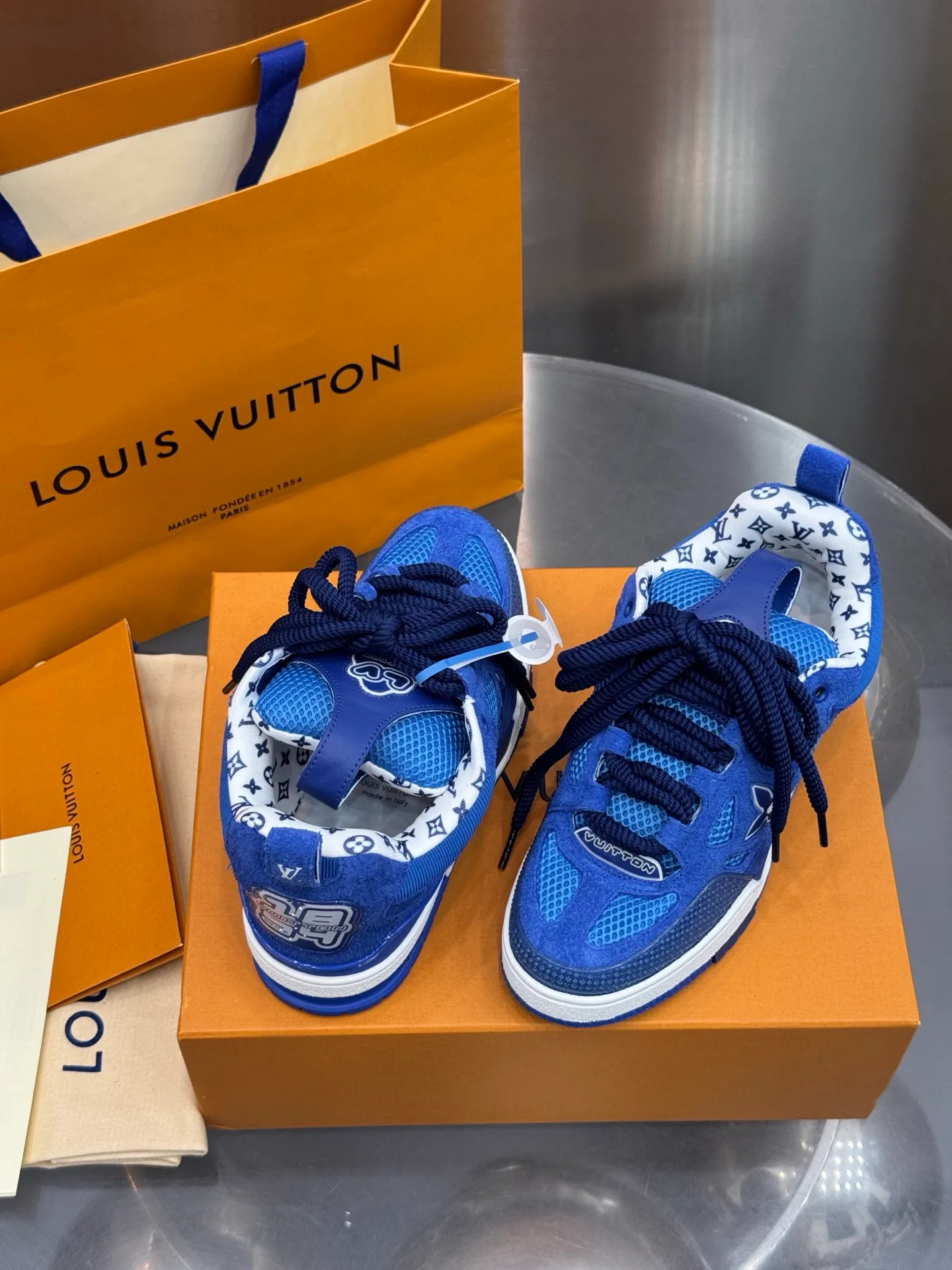 Кроссовки Мужские Louis Vuitton 19073411