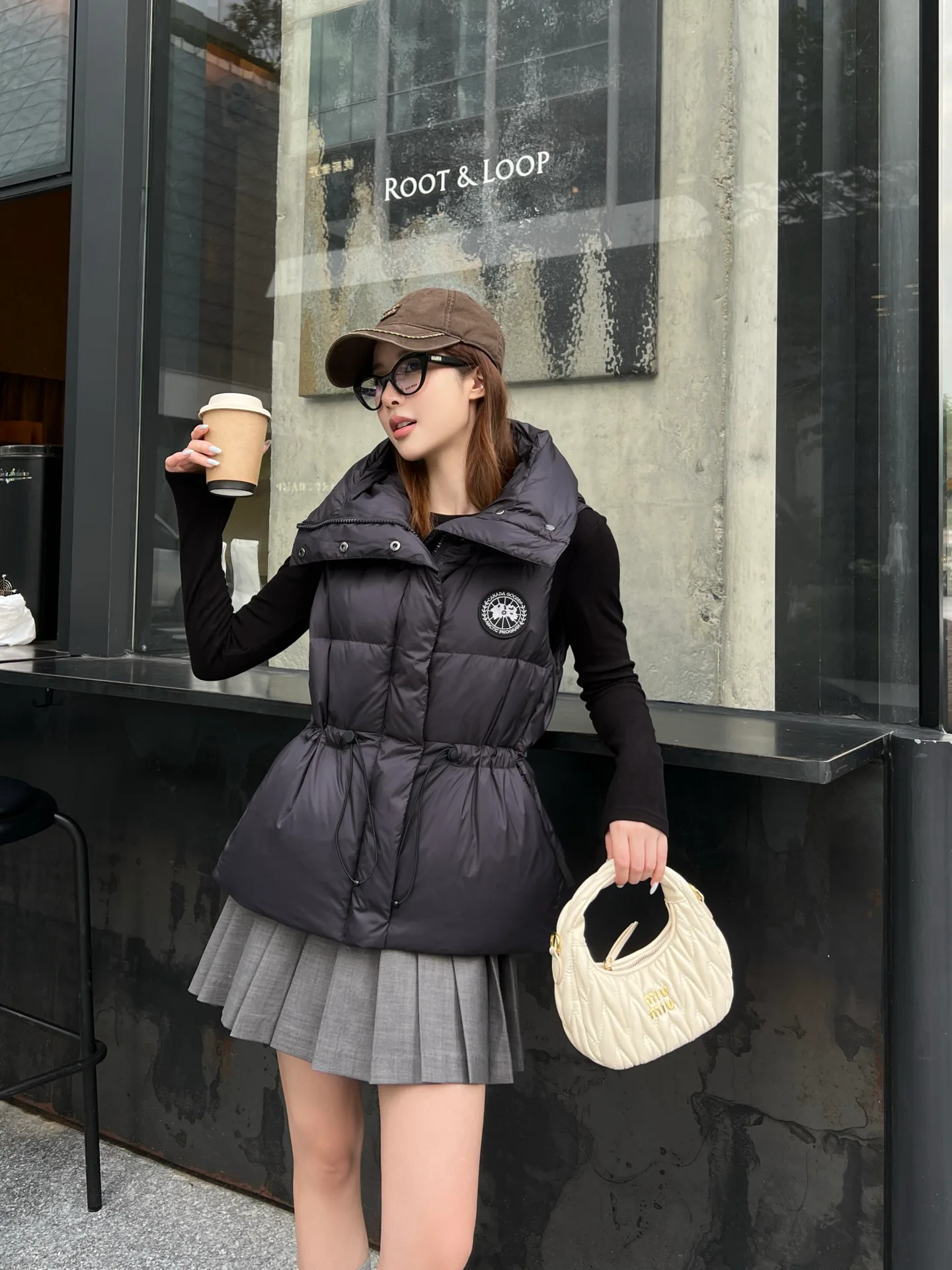 Куртки И Пуховики Женские Canada Goose 18108483