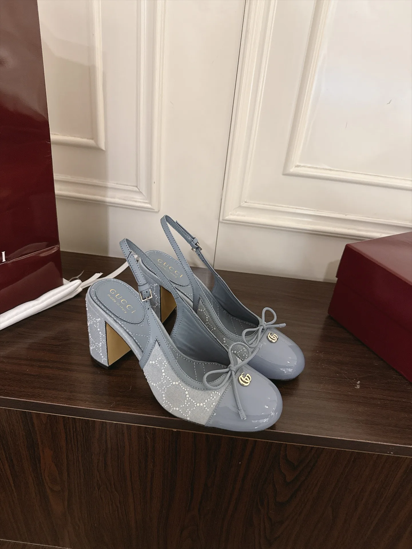 Босоножки Женские Gucci 18143134