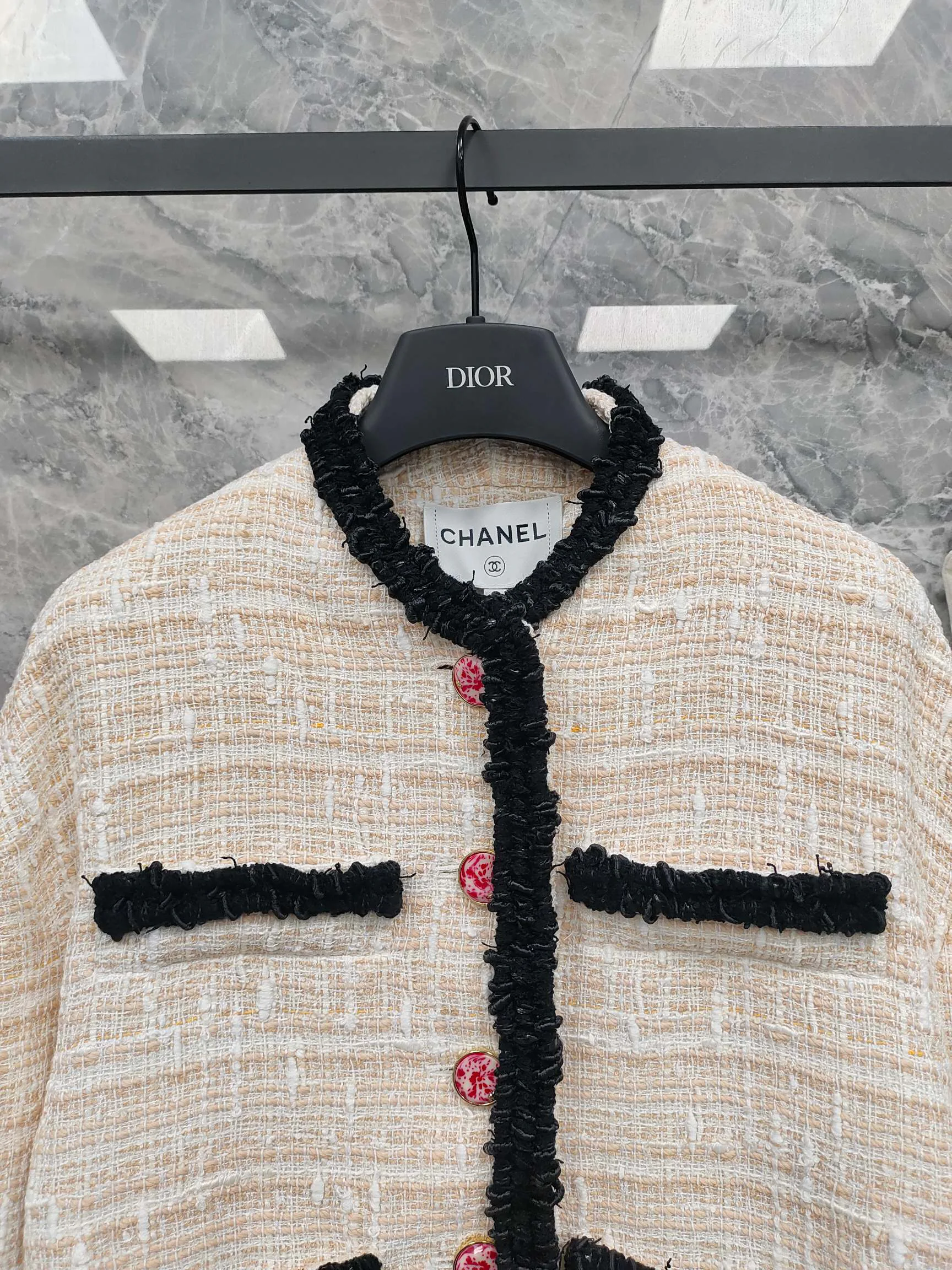 Жакеты Женские Chanel 17954229