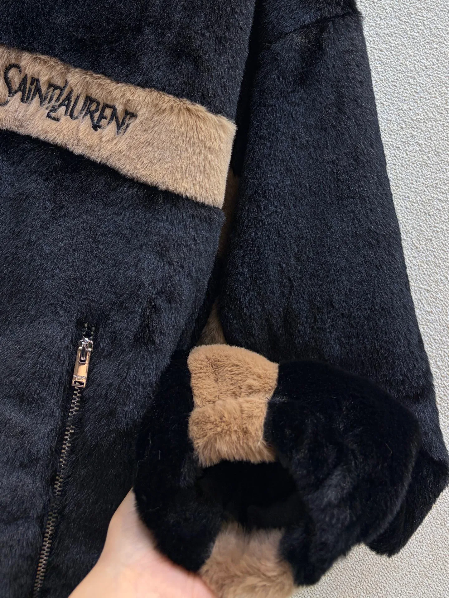 Куртки И Пуховики Женские Saint Laurent 18605893