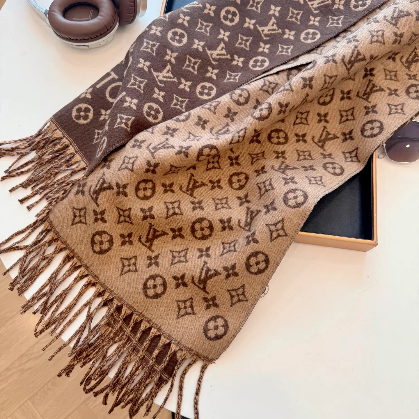 Шарфы Louis Vuitton 18105495
