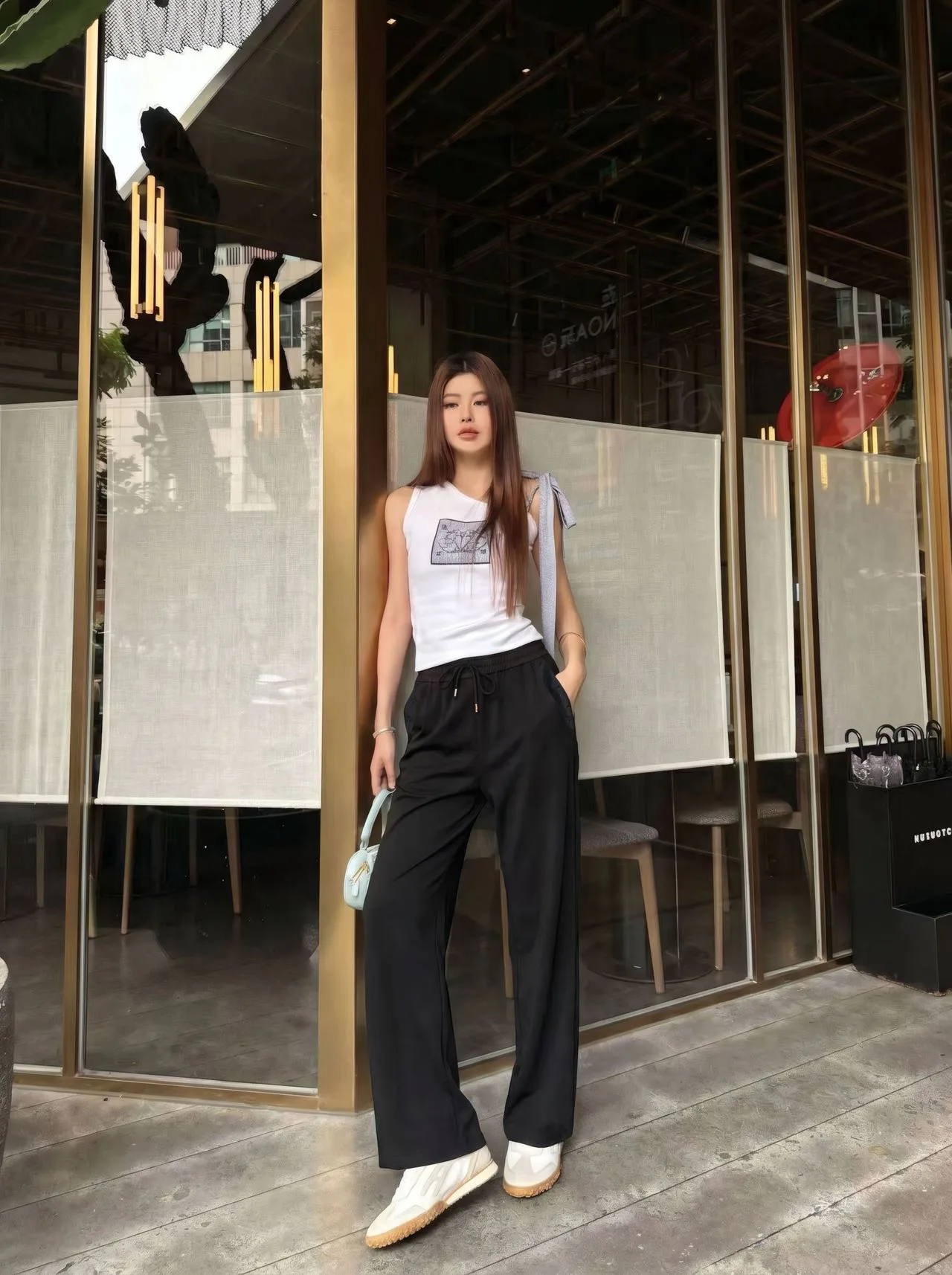 Брюки Женские Louis Vuitton 13295421