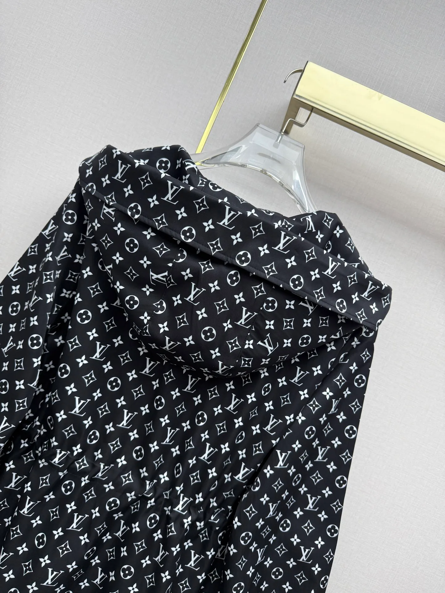 Куртки И Пуховики Женские Louis Vuitton 18451105