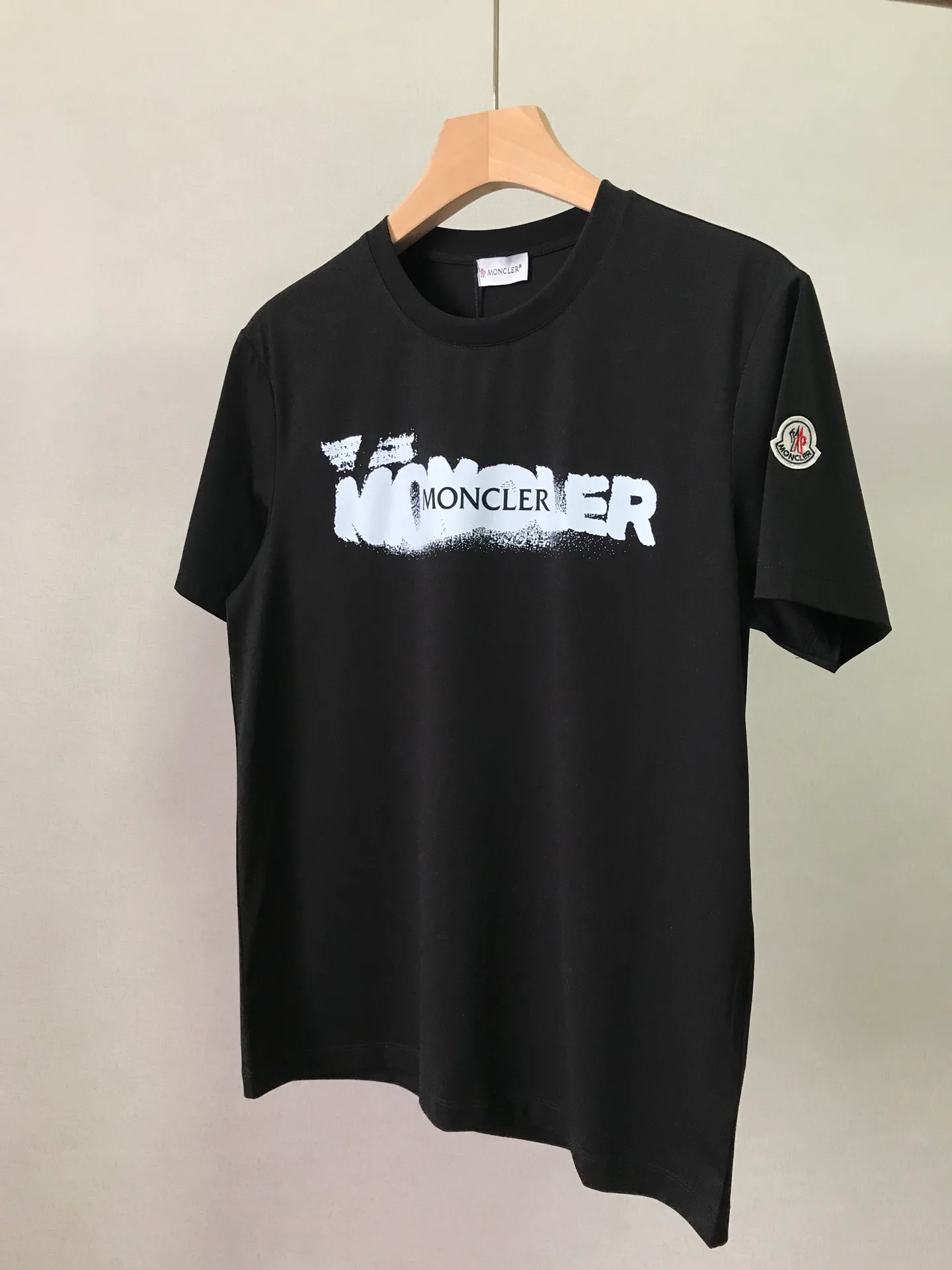 Футболки Мужские Moncler 11437001