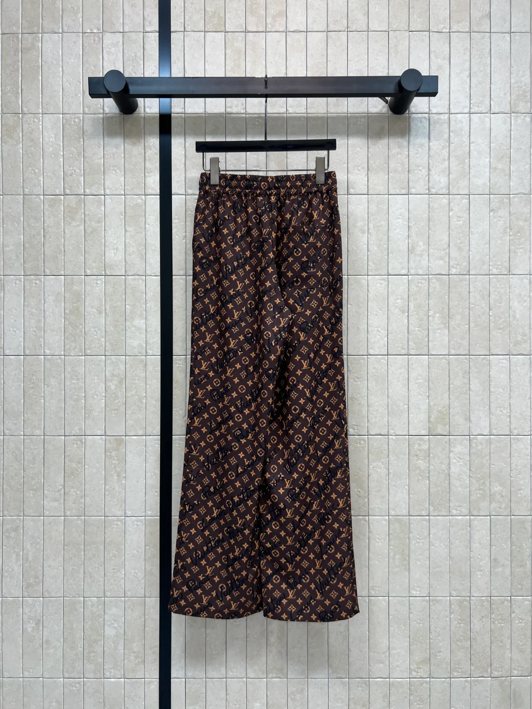 Брюки Женские Louis Vuitton 13306136