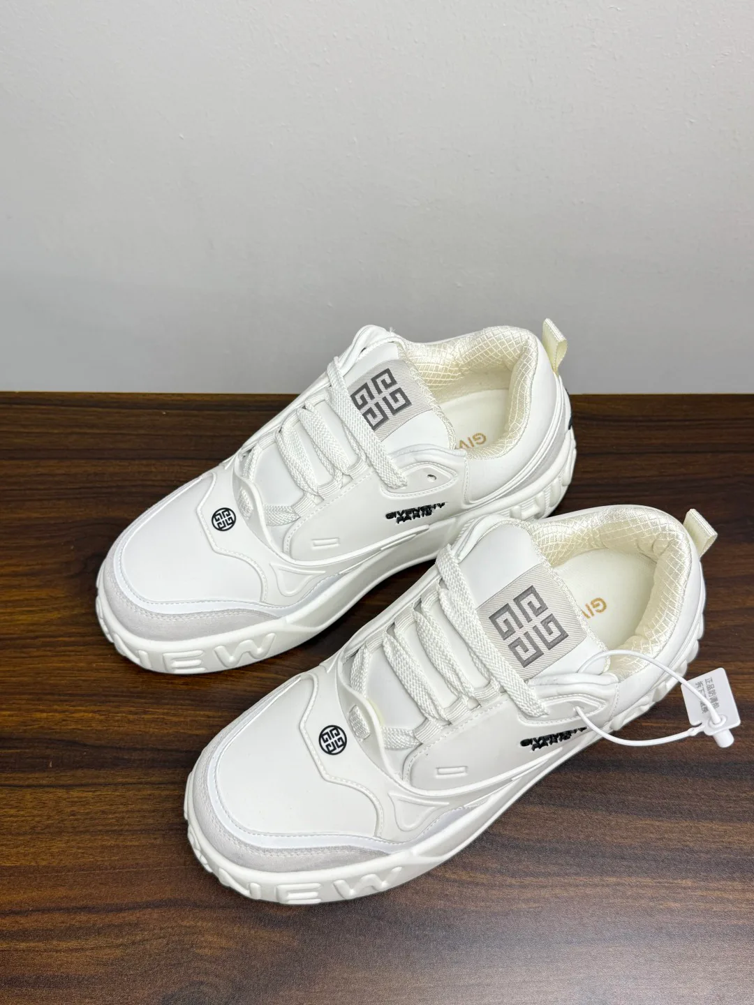 Кроссовки Мужские Givenchy 18961418