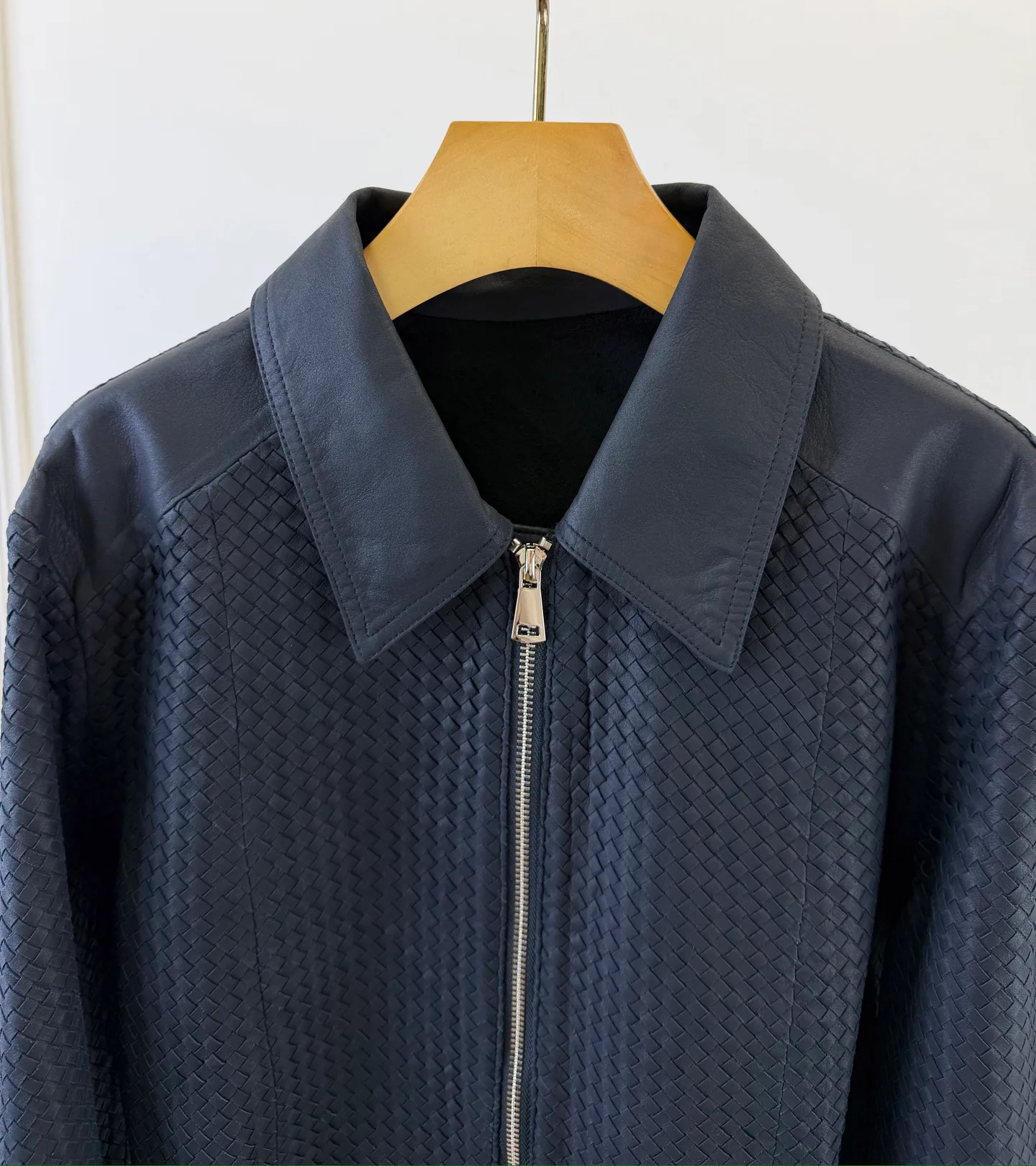 Кожаные Куртки И Дублёнки Женские Bottega Veneta 18428467