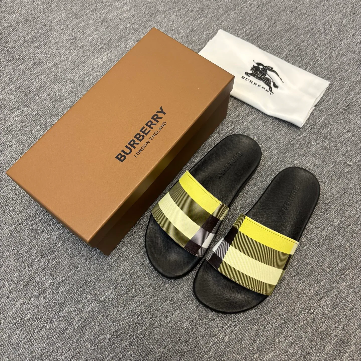 Шлепанцы Женские Burberry 587969