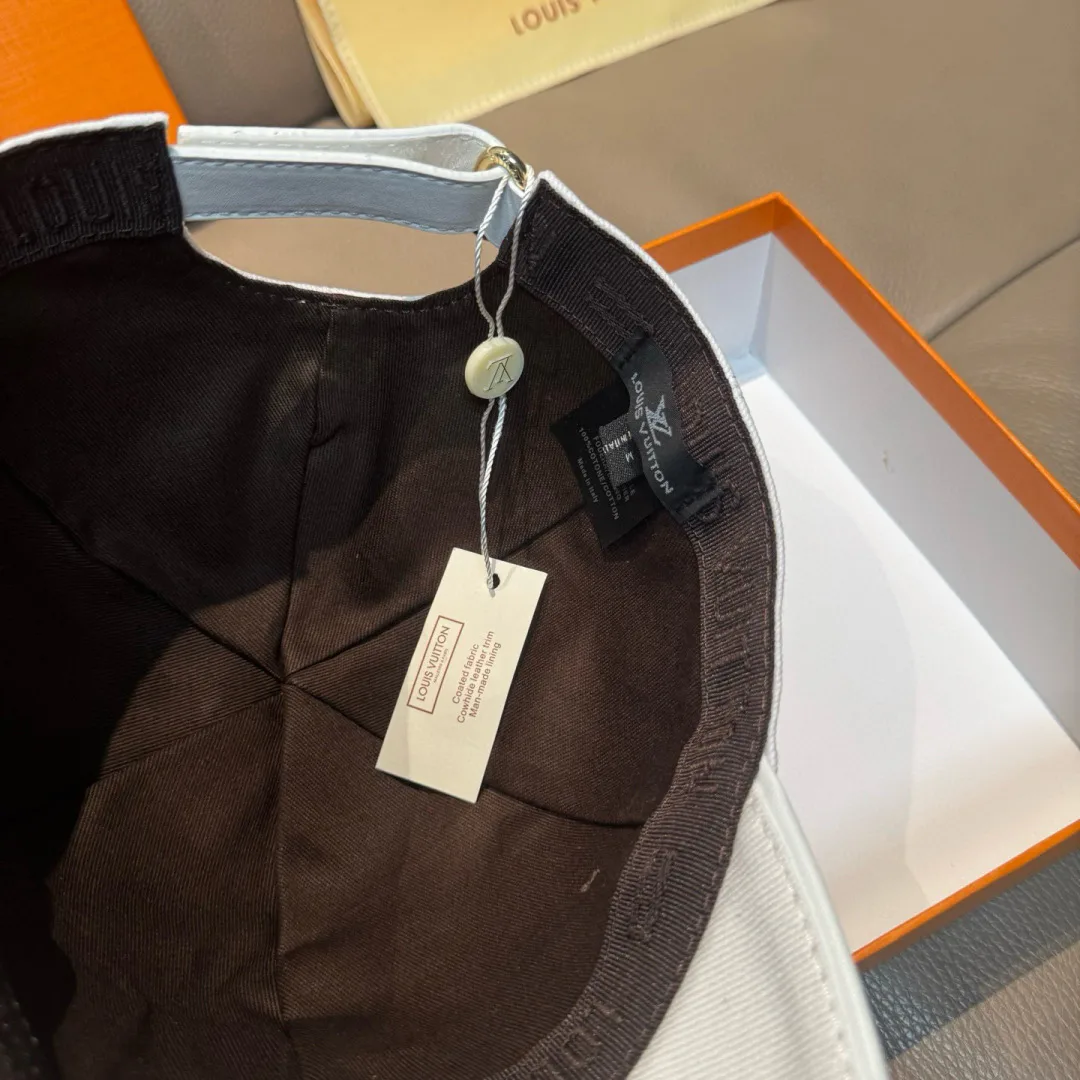 Головные Уборы Louis Vuitton 11529582