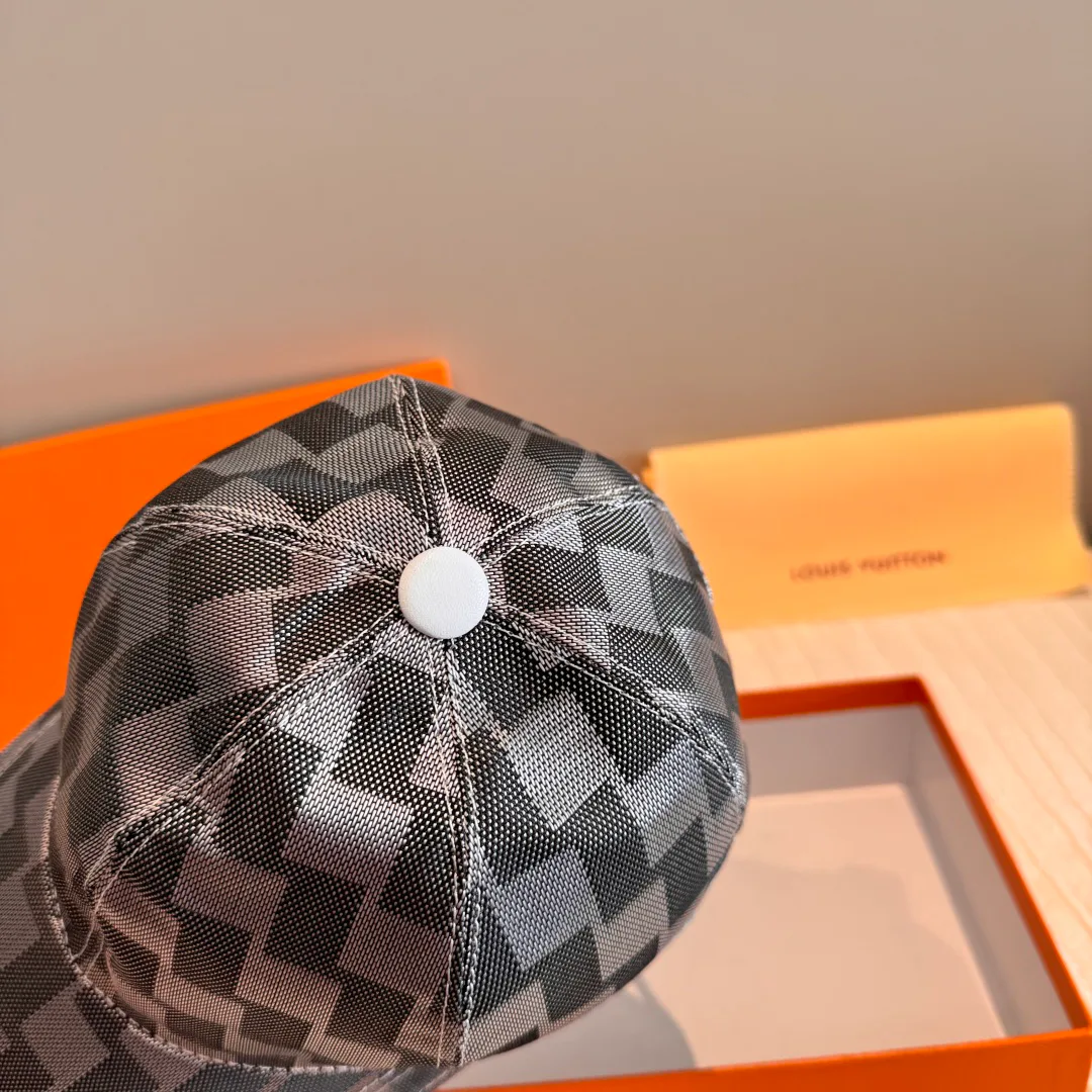 Головные Уборы Louis Vuitton 11529645