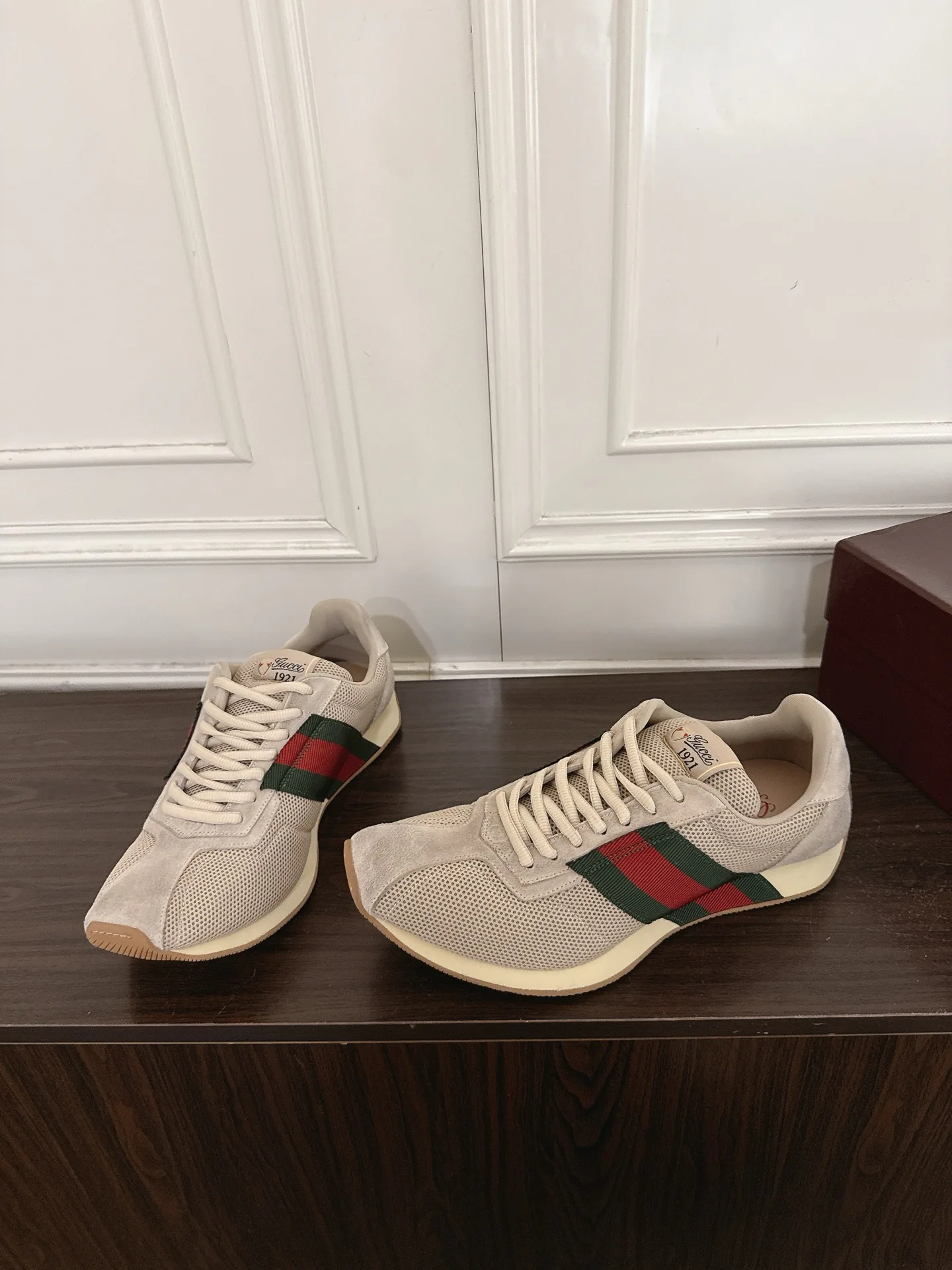 Кроссовки Женские Gucci 17946894