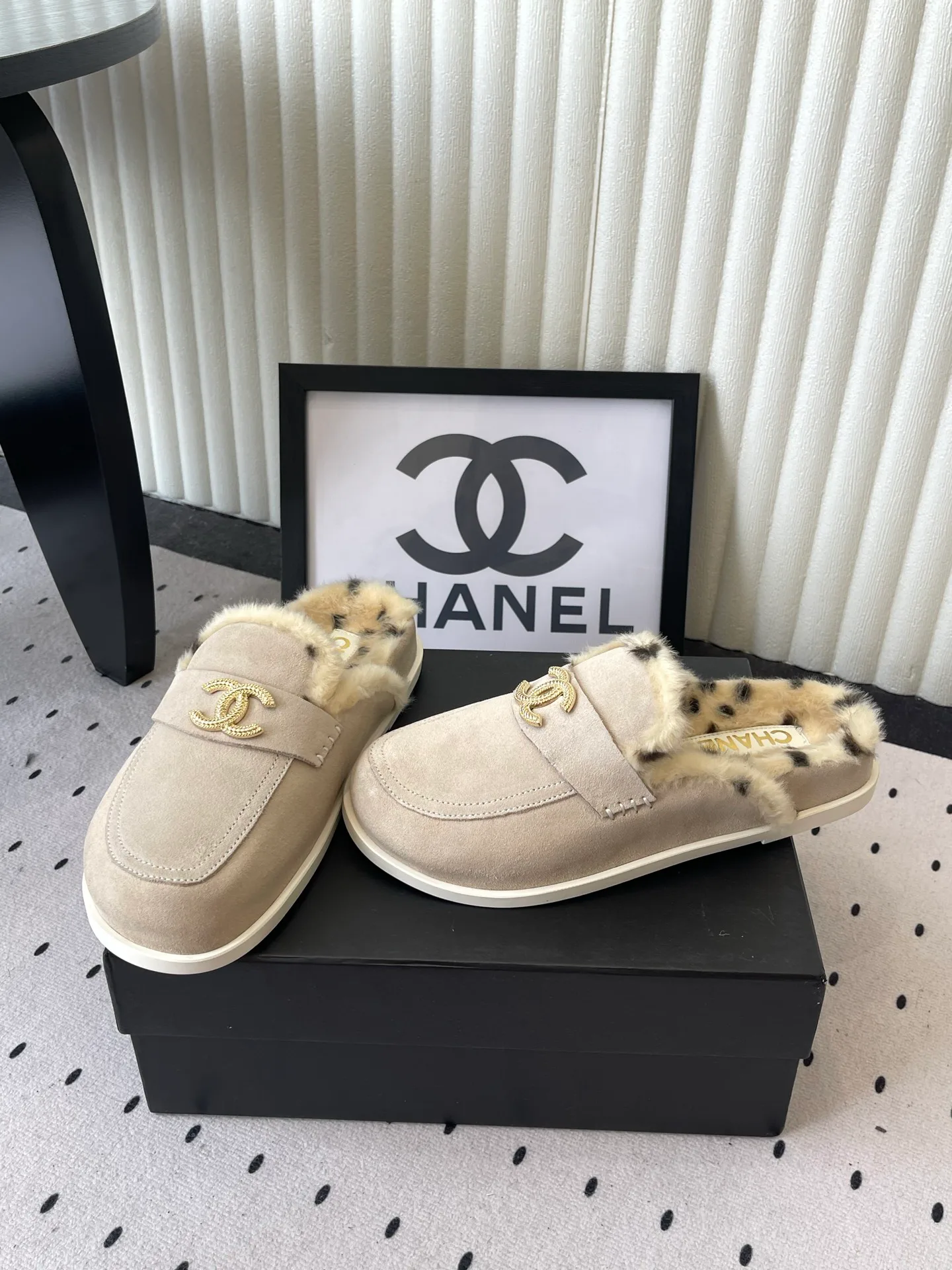 Тапочки Женские Chanel 18609996