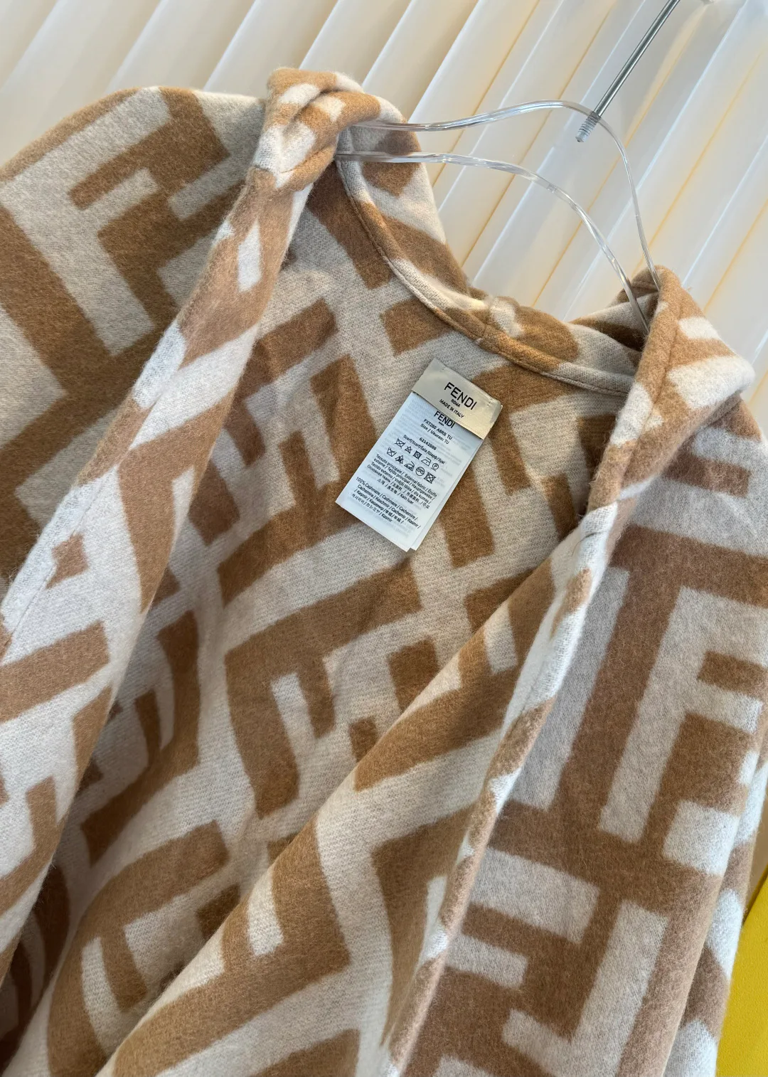 Пальто Женские Fendi 18627253