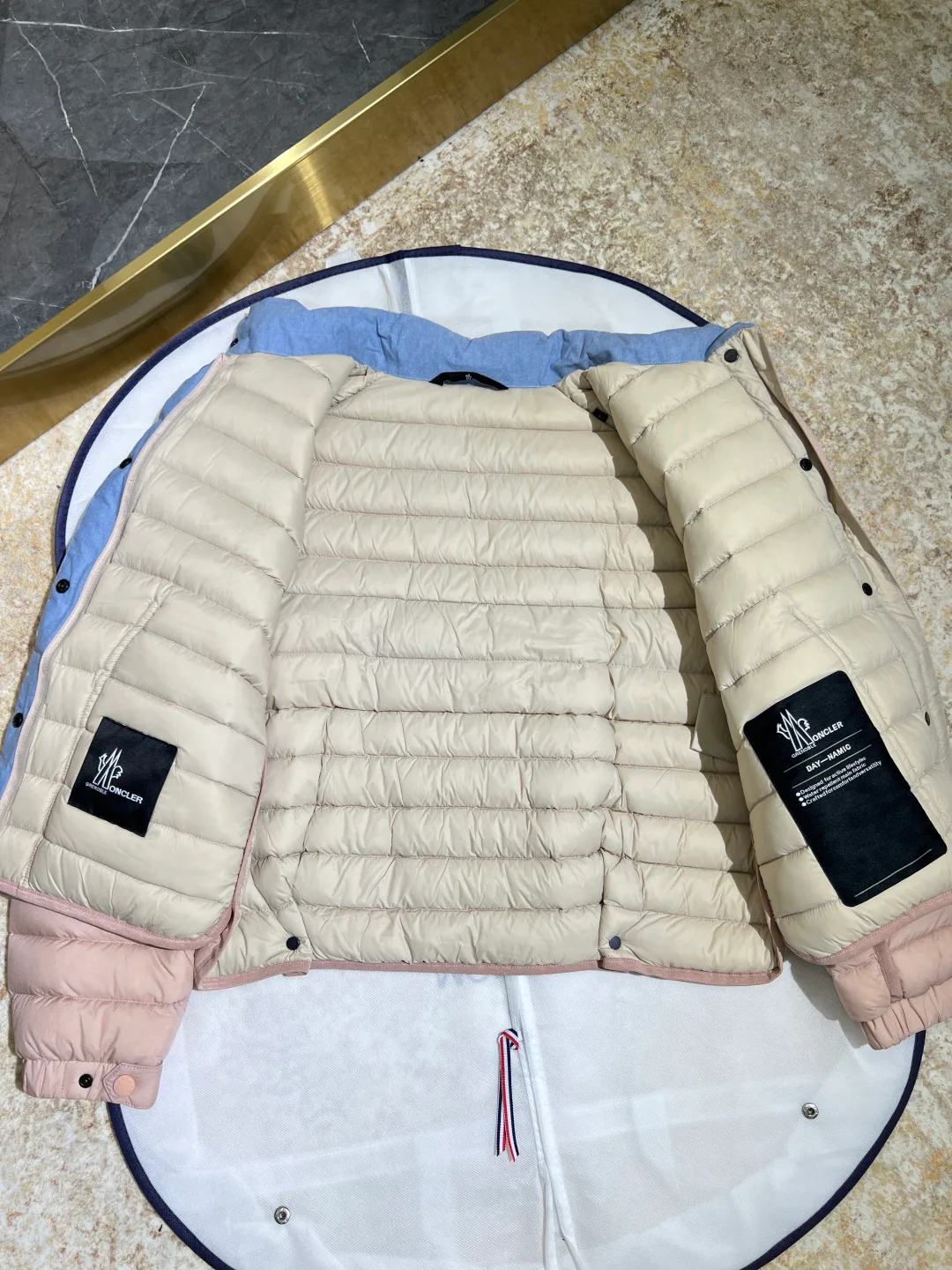 Куртки И Пуховики Женские Moncler 19725232