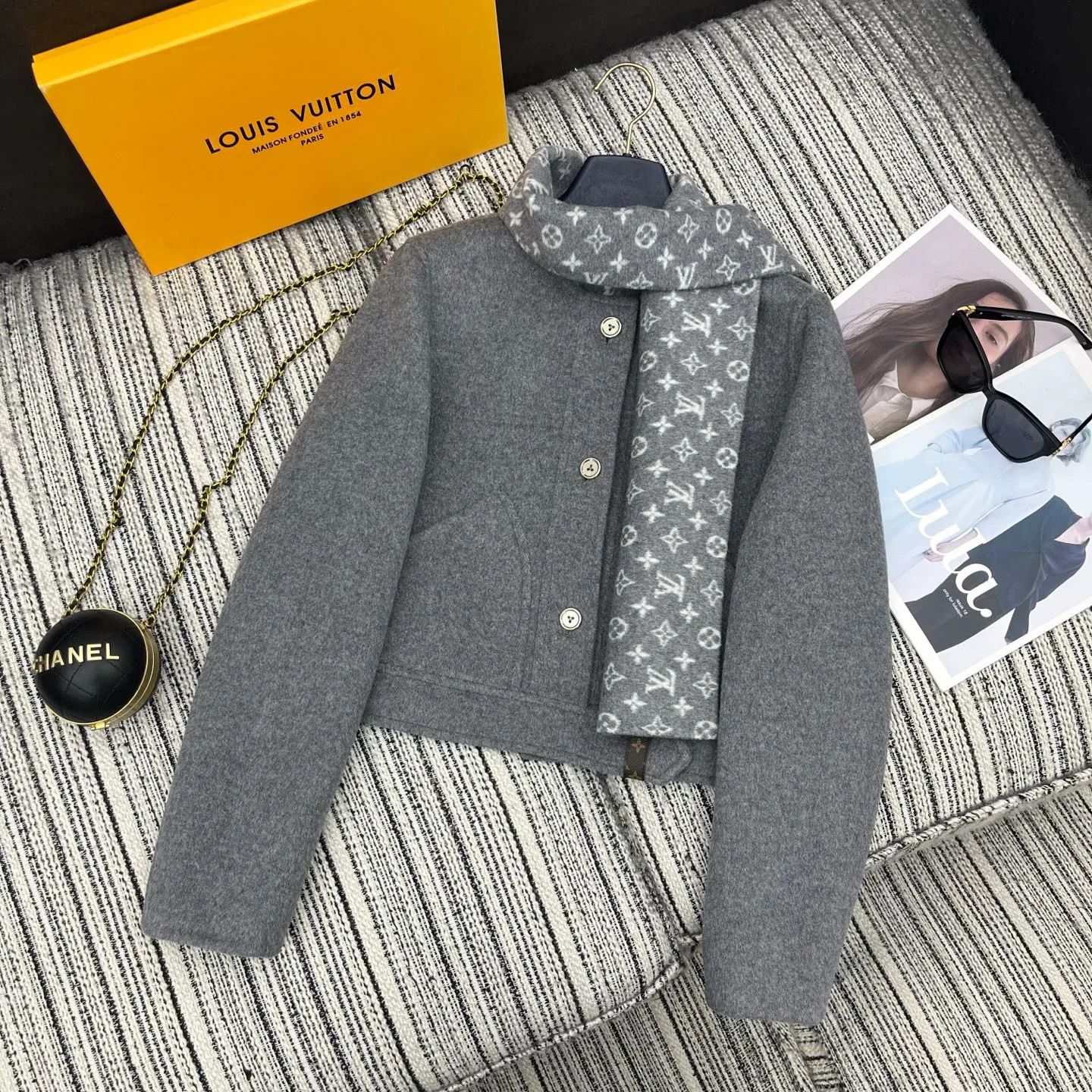 Куртки И Пуховики Женские Louis Vuitton 1828128