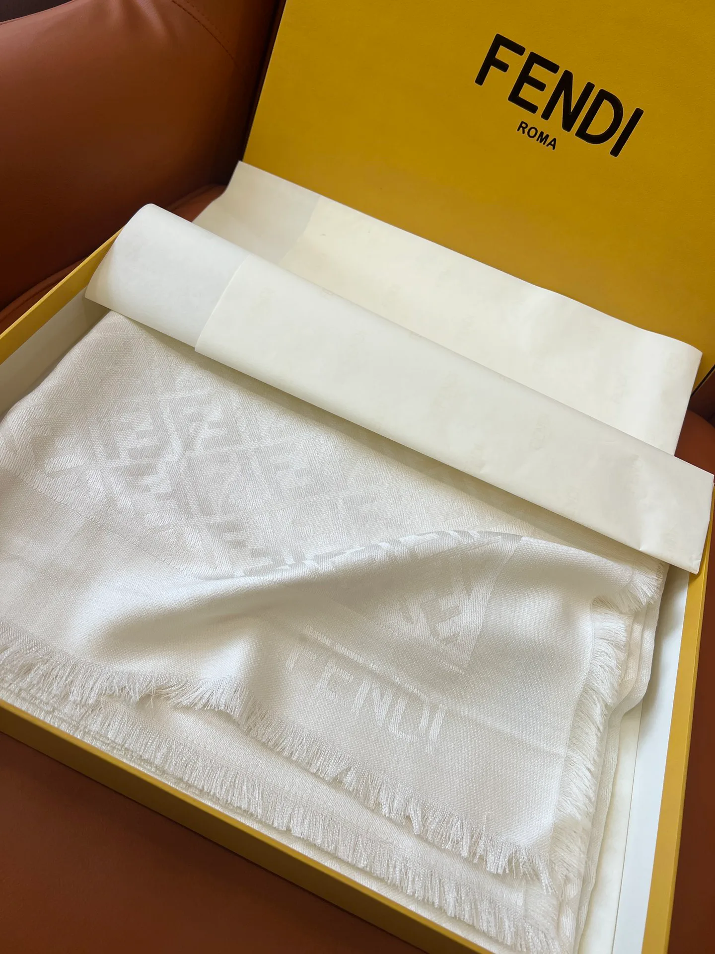 Шарфы Fendi 18287184