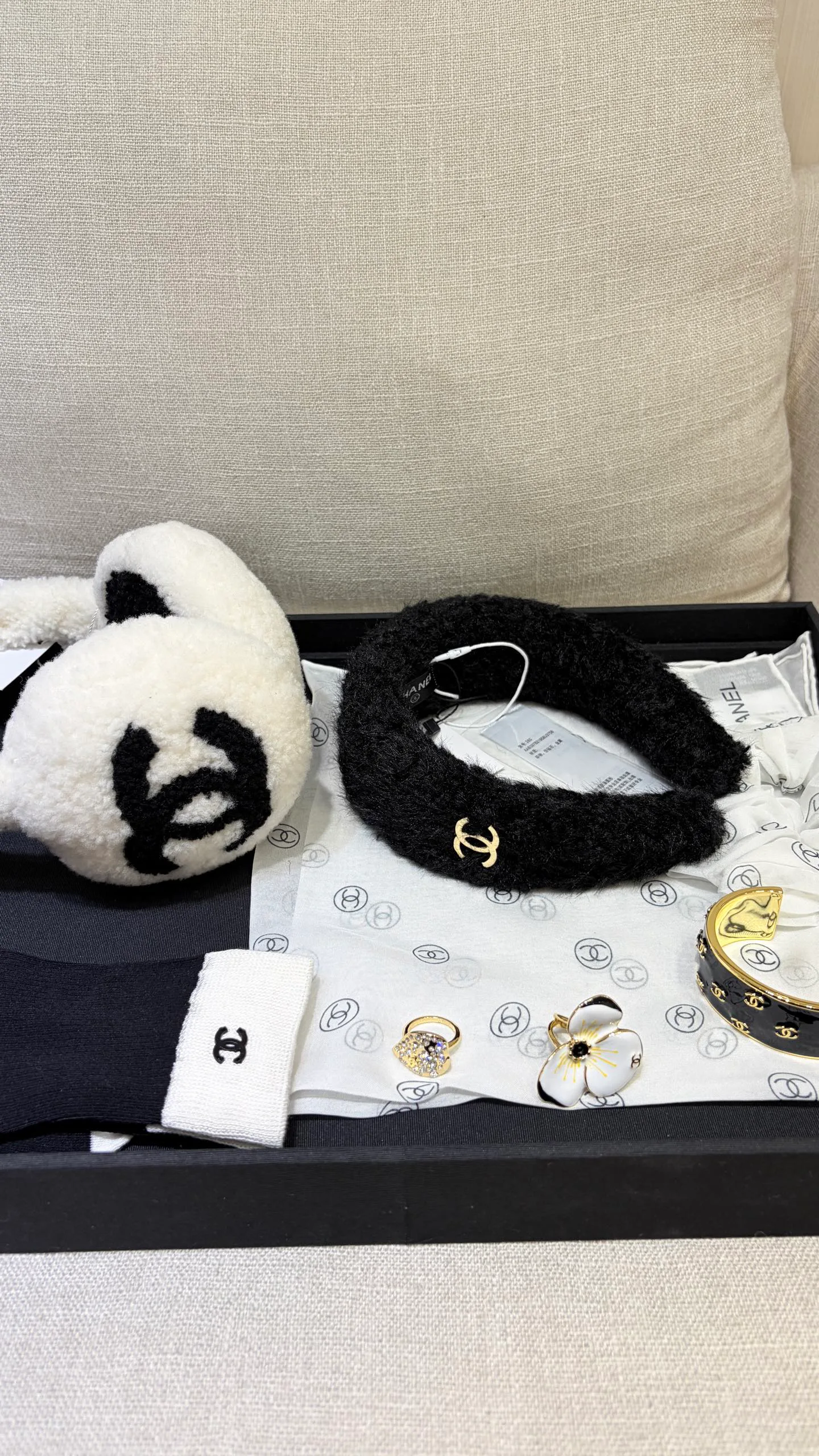 Головные Уборы Chanel 18454087