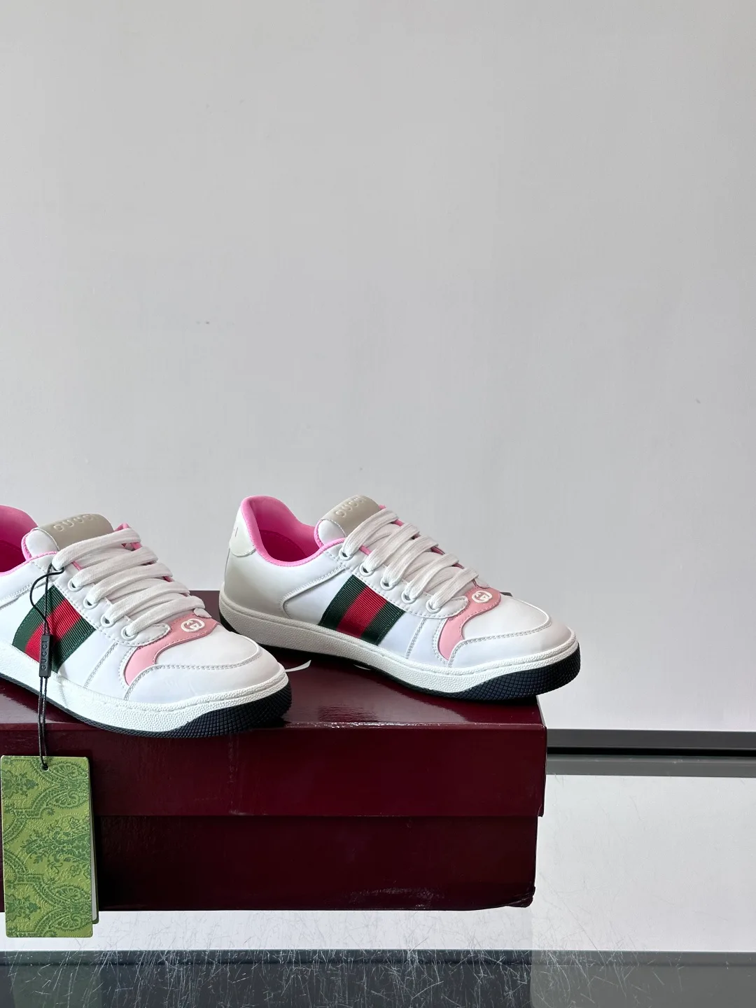 Кроссовки Женские Gucci 17689349