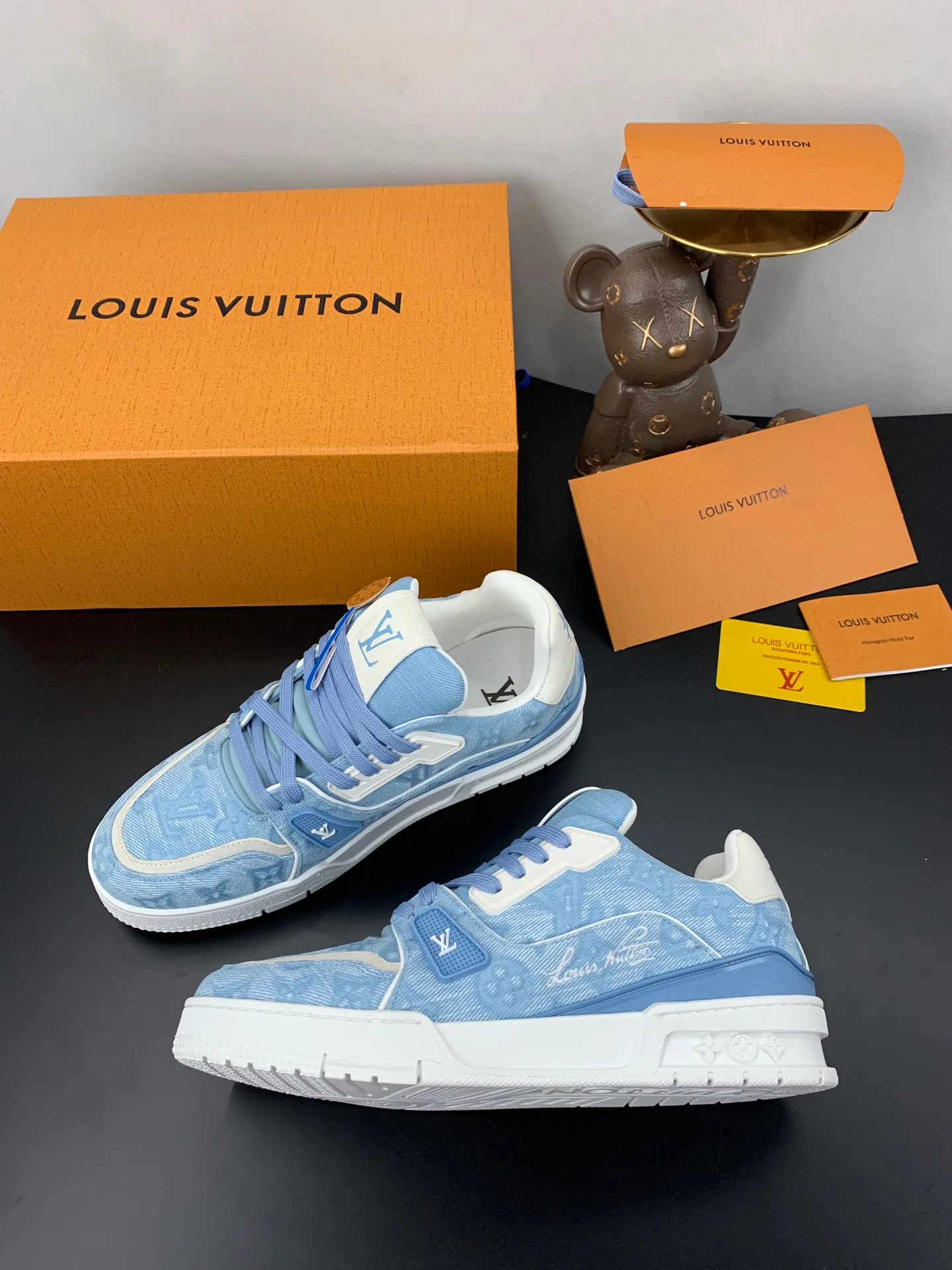 Кроссовки Женские Louis Vuitton 17545275
