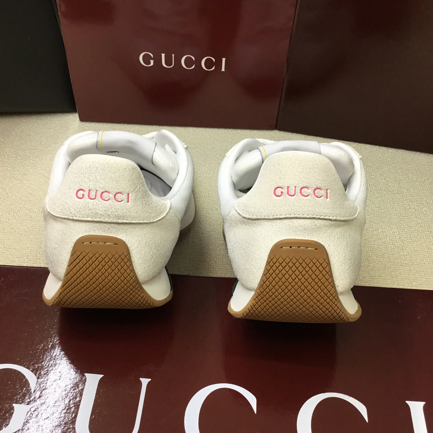 Кроссовки Женские Gucci 18773885