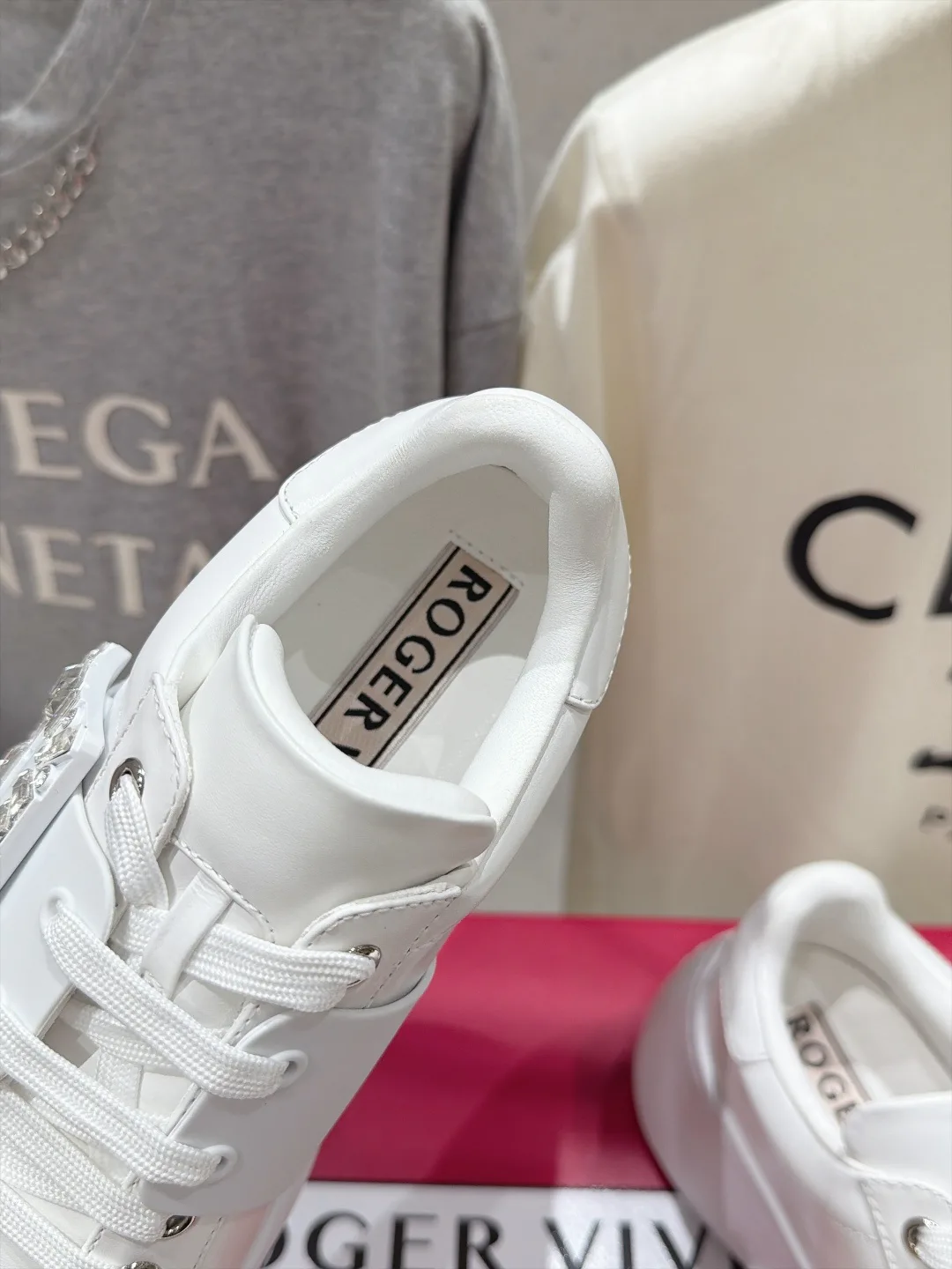 Кроссовки Женские Roger Vivier 18780305