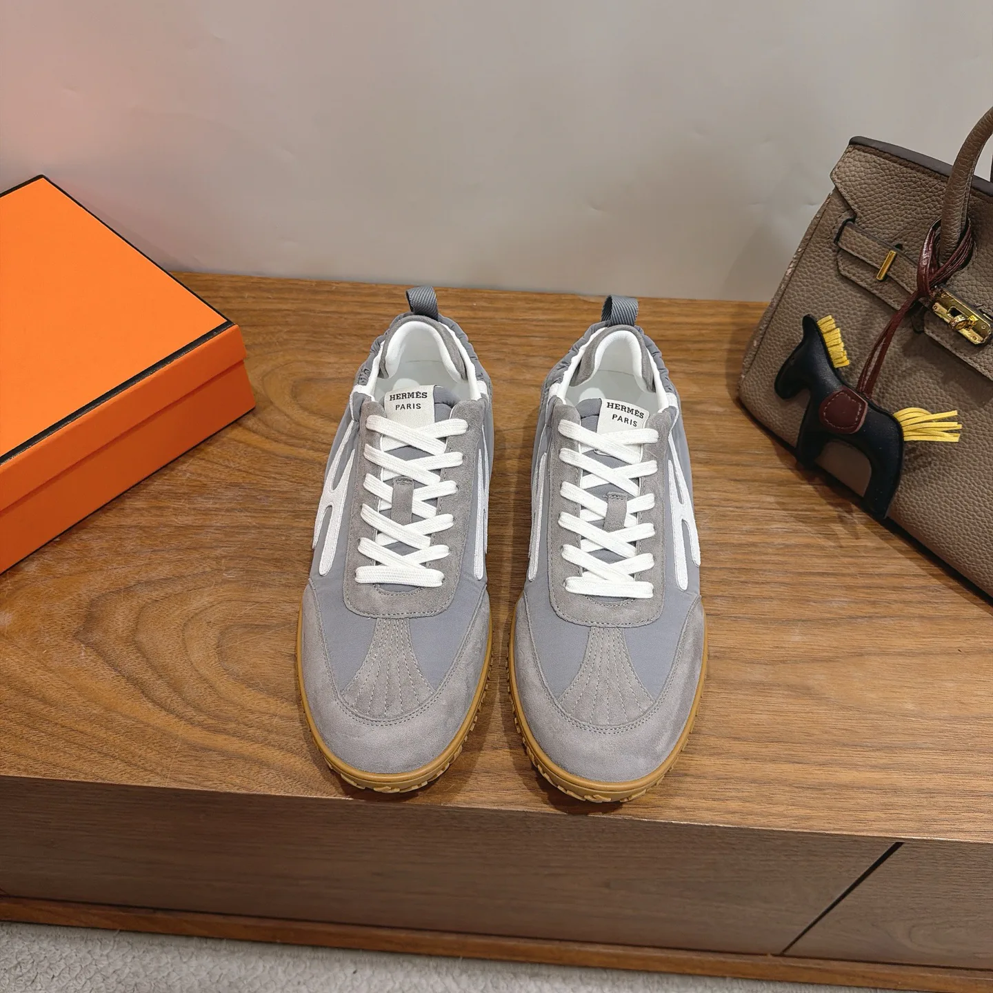 Кроссовки Женские Hermes 18729601