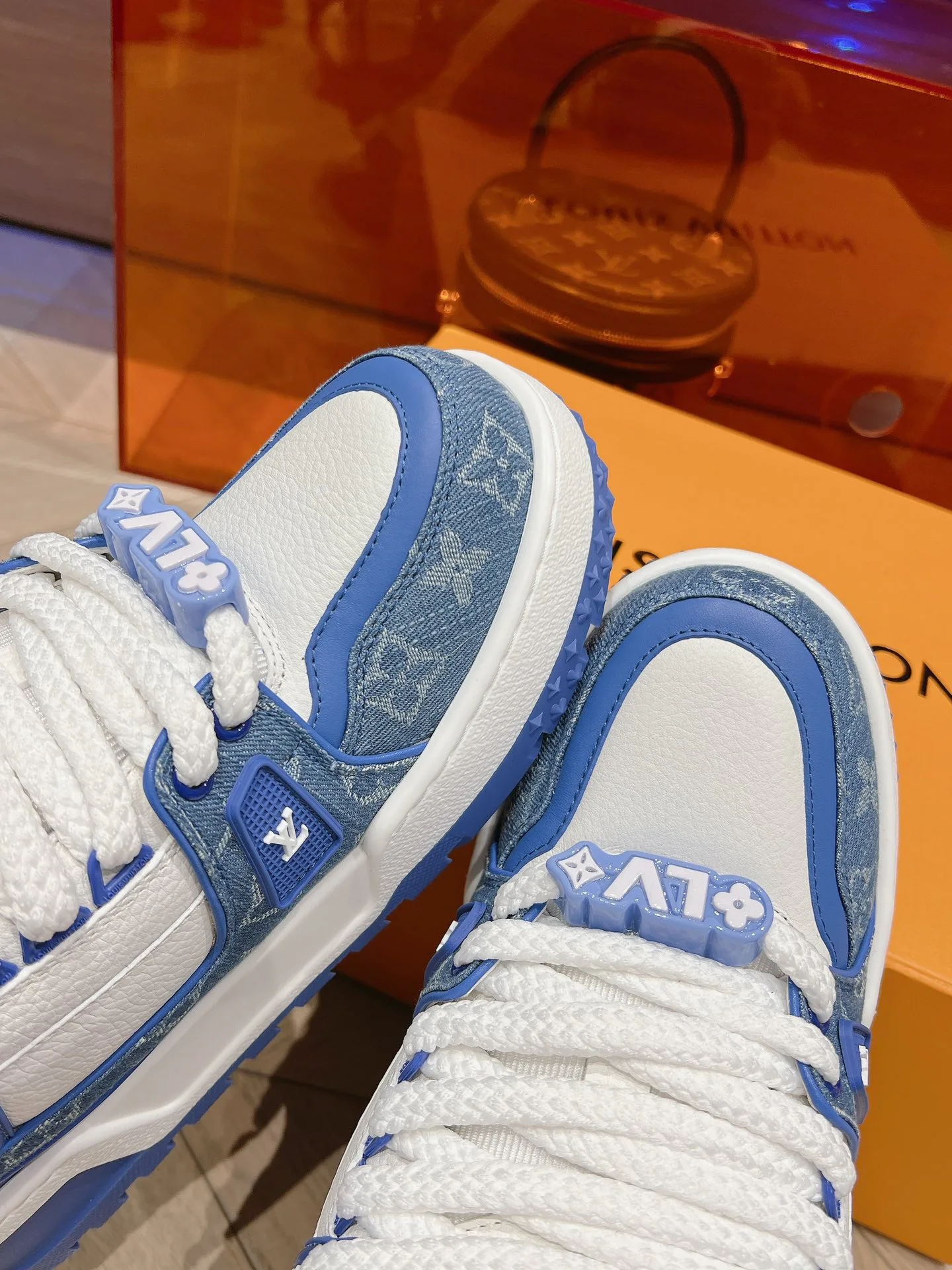 Кроссовки Женские Louis Vuitton 9965