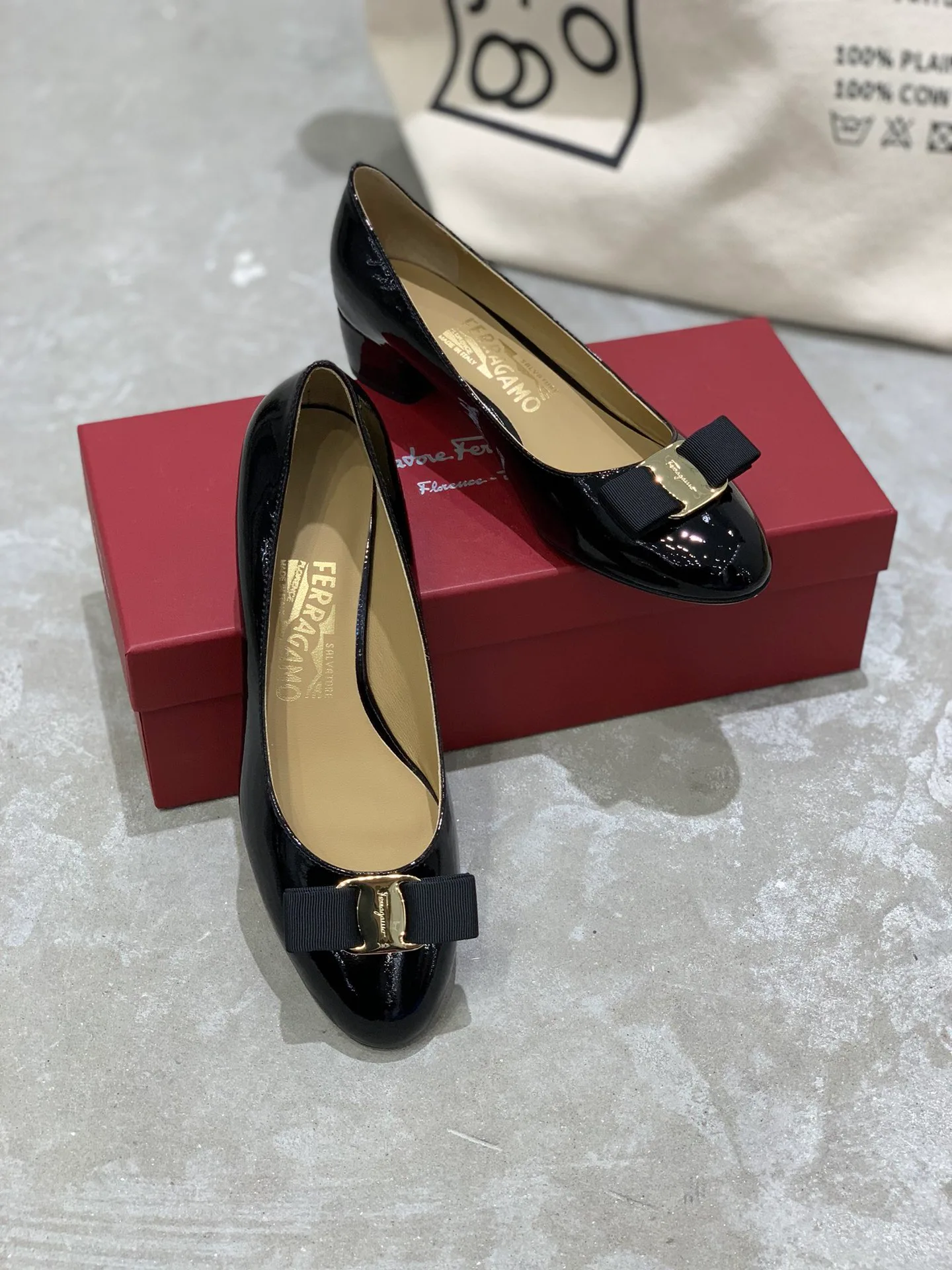 Балетки Женские Salvatore Ferragamo 18340668