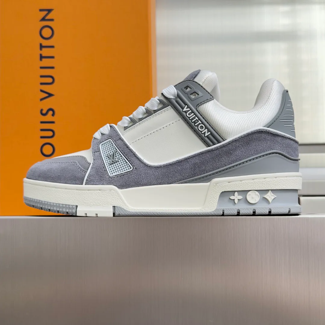 Кроссовки Женские Louis Vuitton 17950307