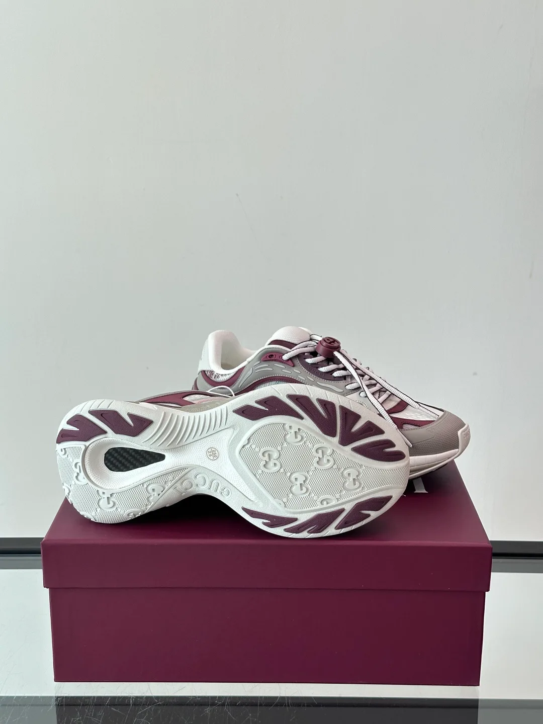 Кроссовки Женские Gucci 11398857