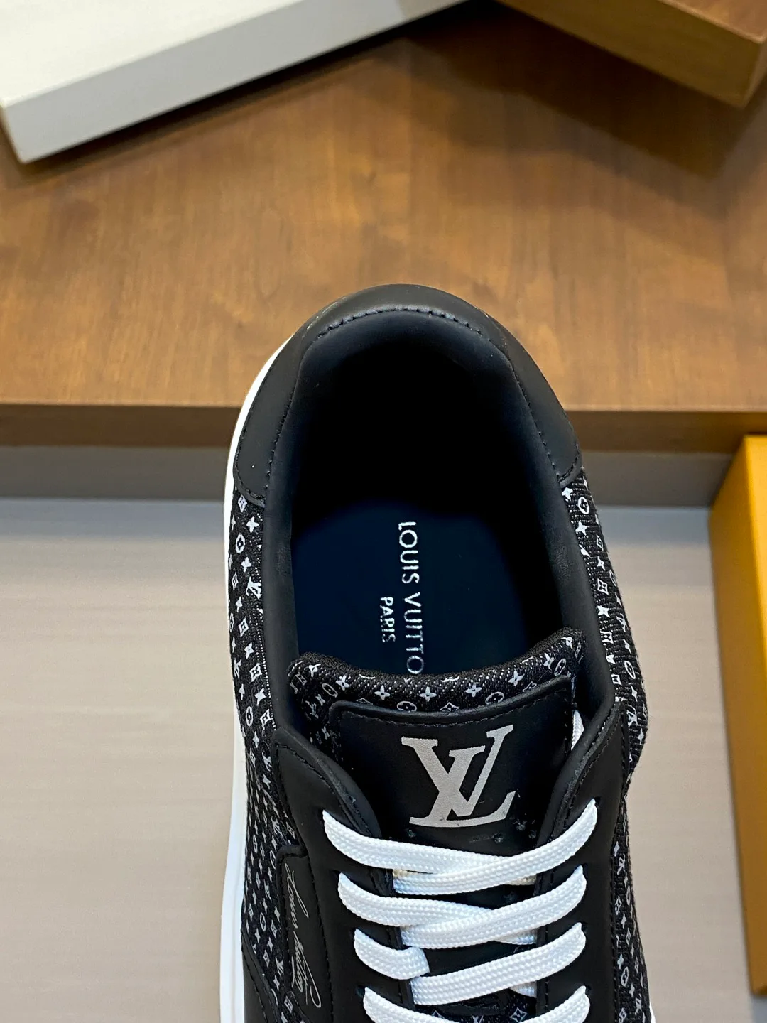 Кроссовки Мужские Louis Vuitton 18698009