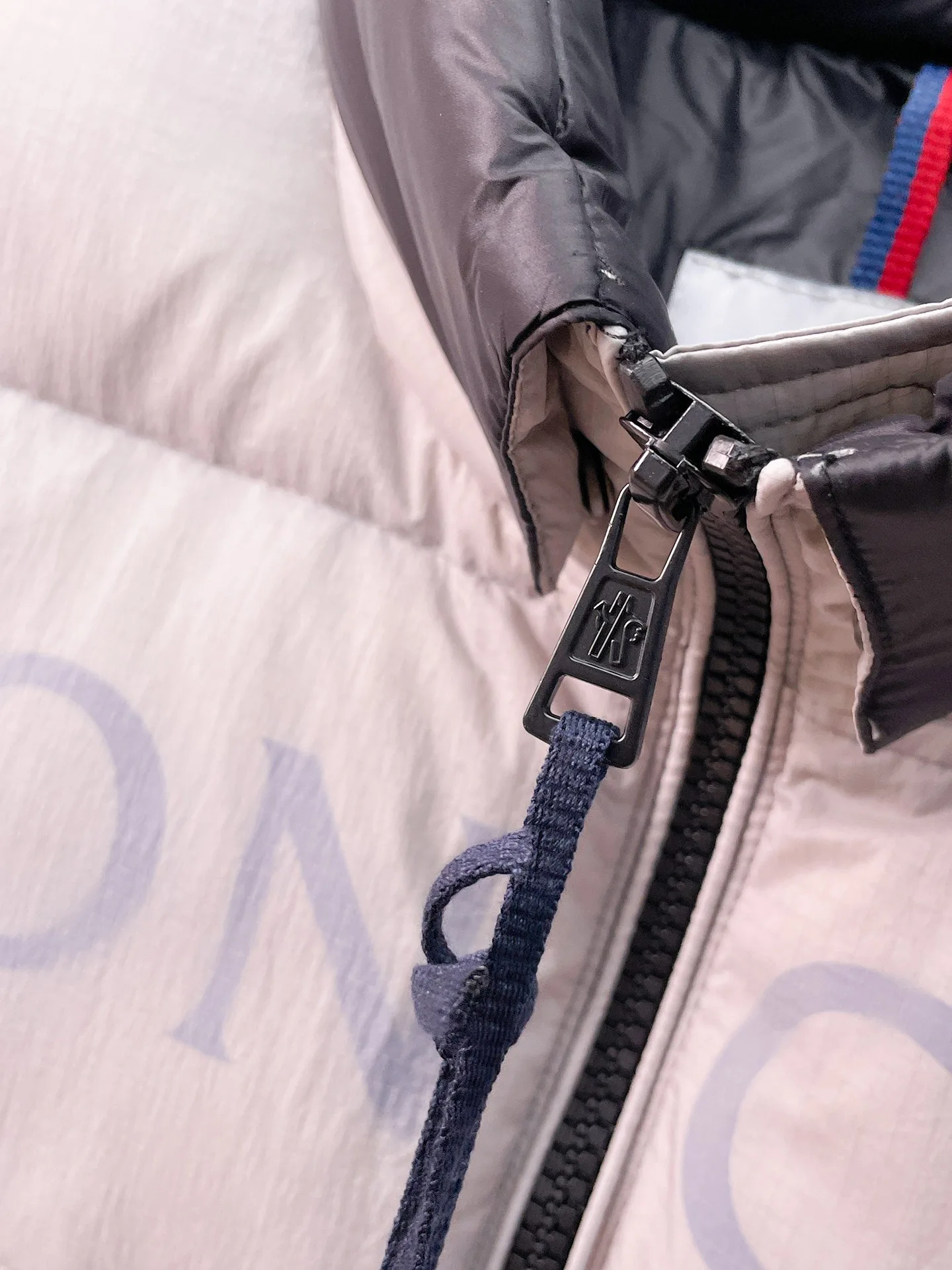Куртки И Пуховики Мужские Moncler 492851