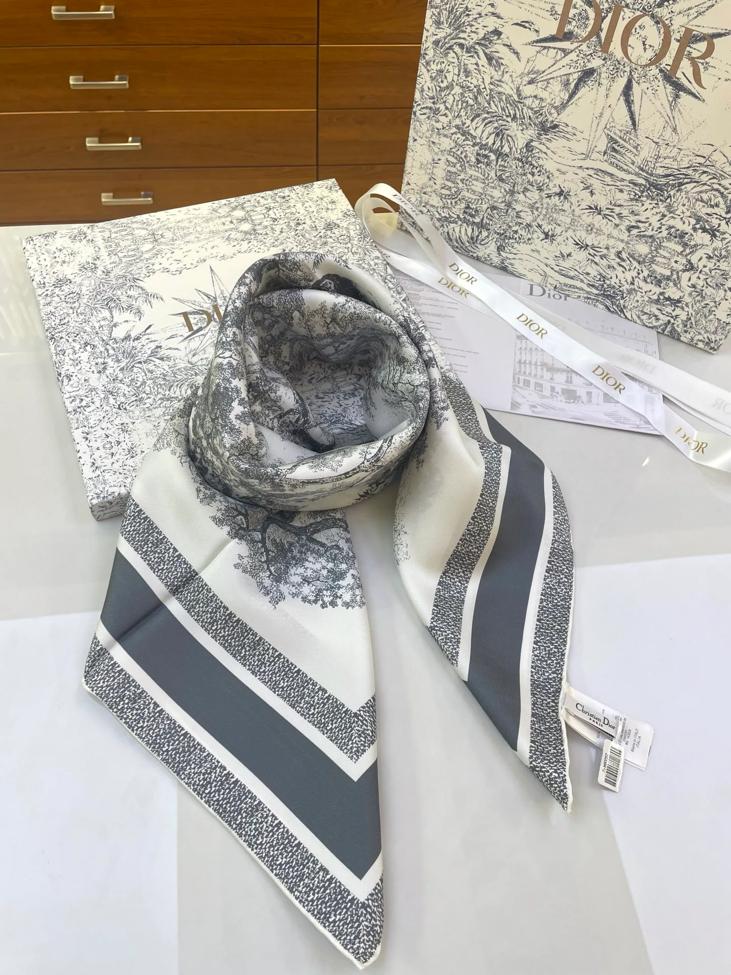 Платки Christian Dior 9886894