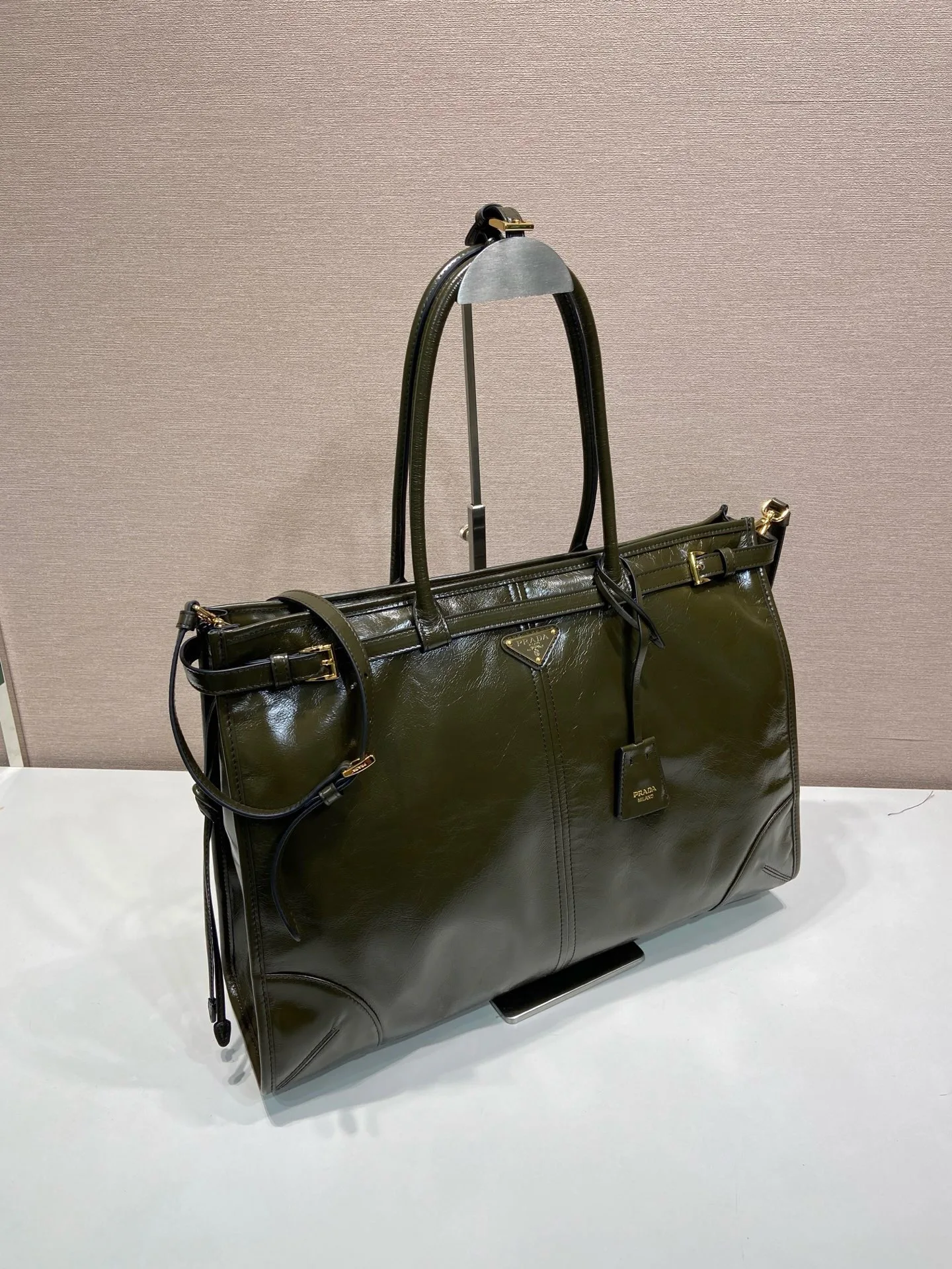 Классические Сумки Женские Prada 18184681