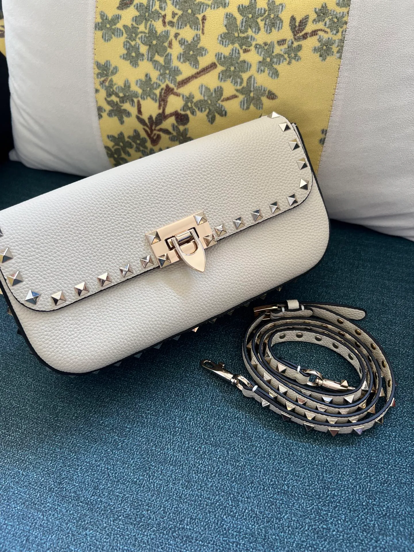 Сумки На Ремне Женские Valentino 8728874