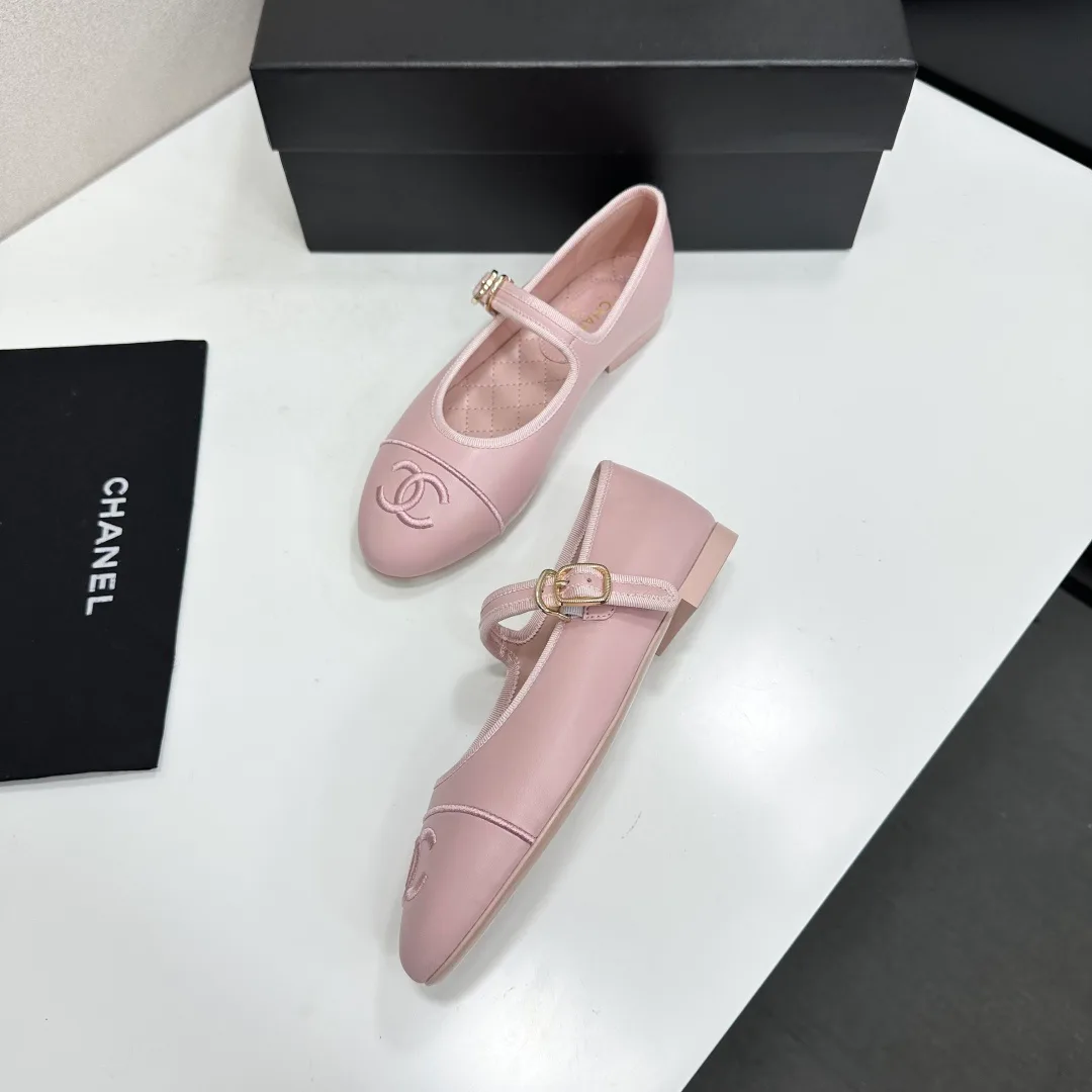 Туфли Женские Chanel 18083716