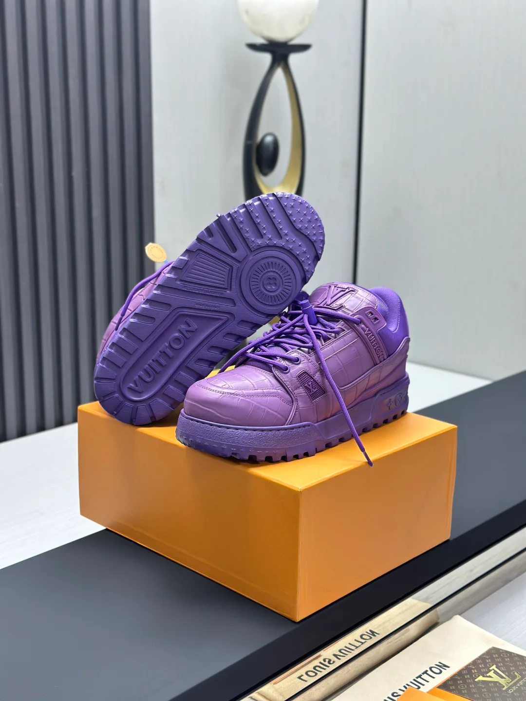 Кроссовки Женские Louis Vuitton 230768