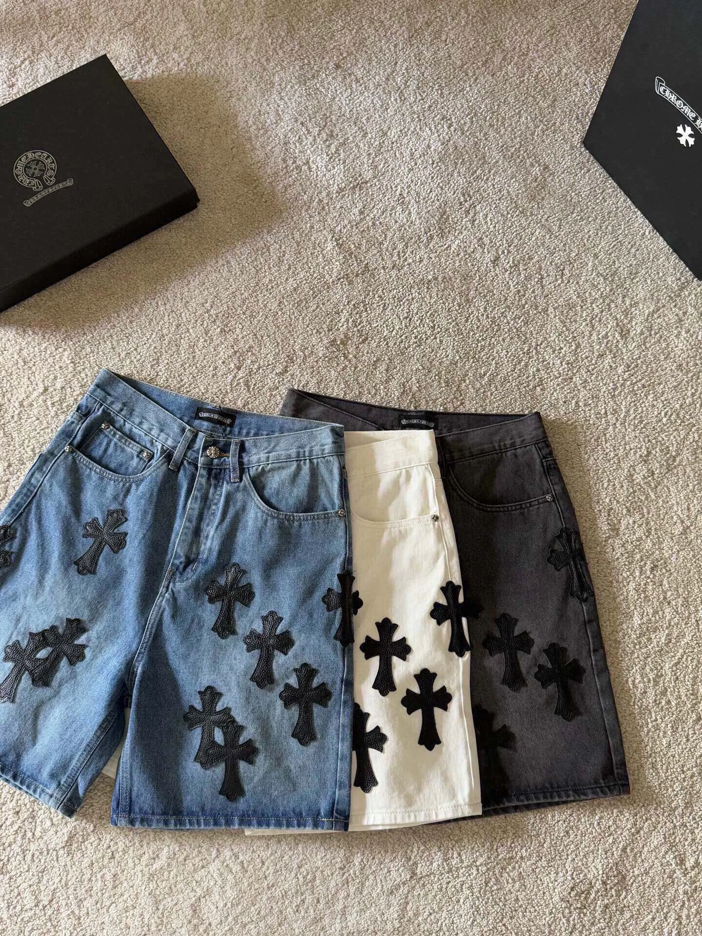 Шорты Женские Chrome Hearts 11869327