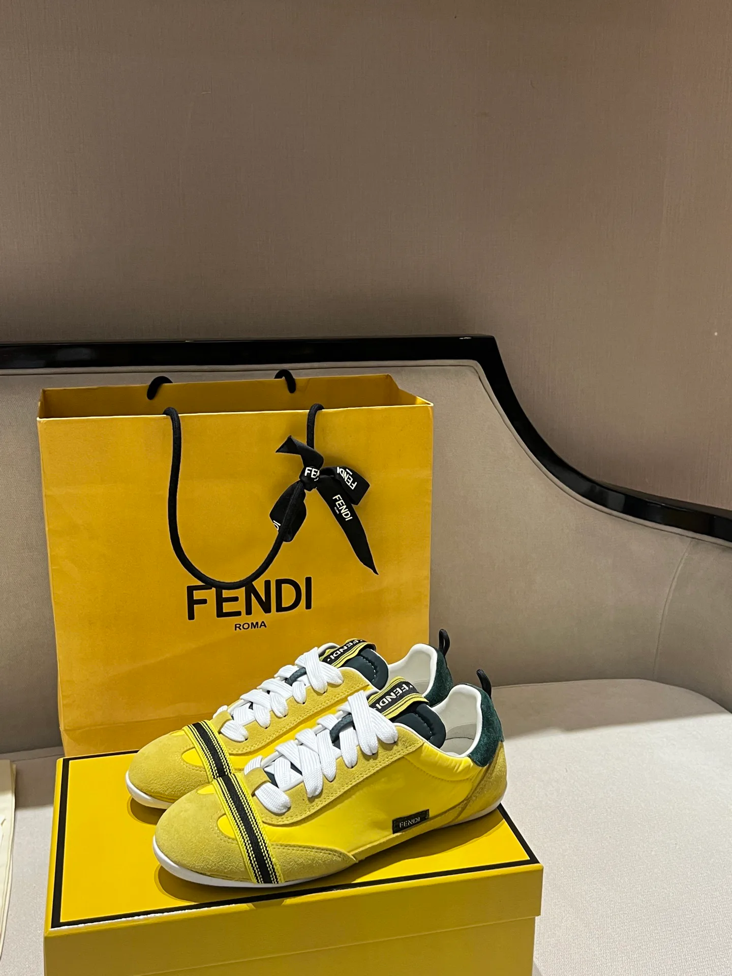 Кроссовки Женские Fendi 18278641